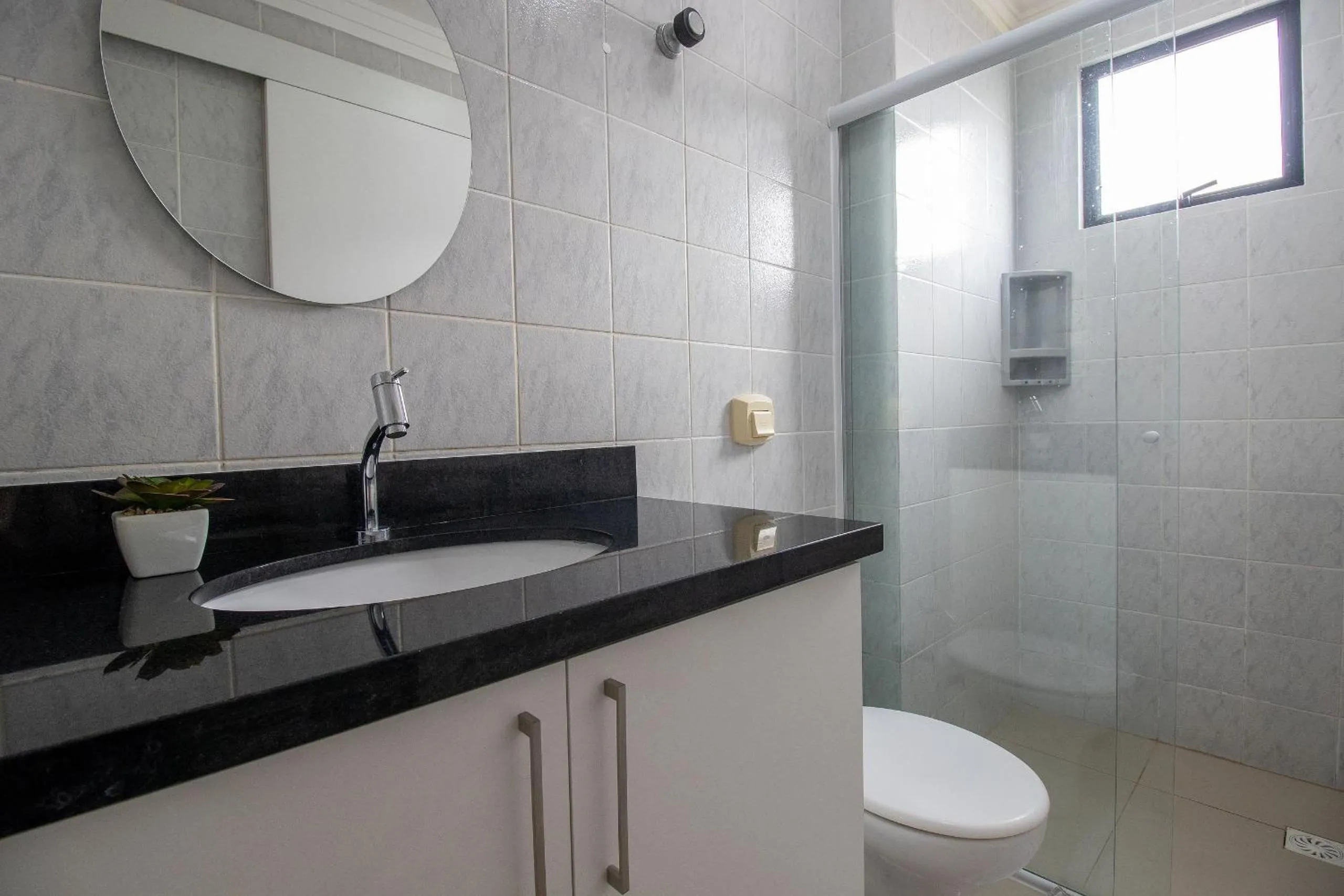 Toilet in FNR133 - Linda Vista, Churrasqueira, TV Smart