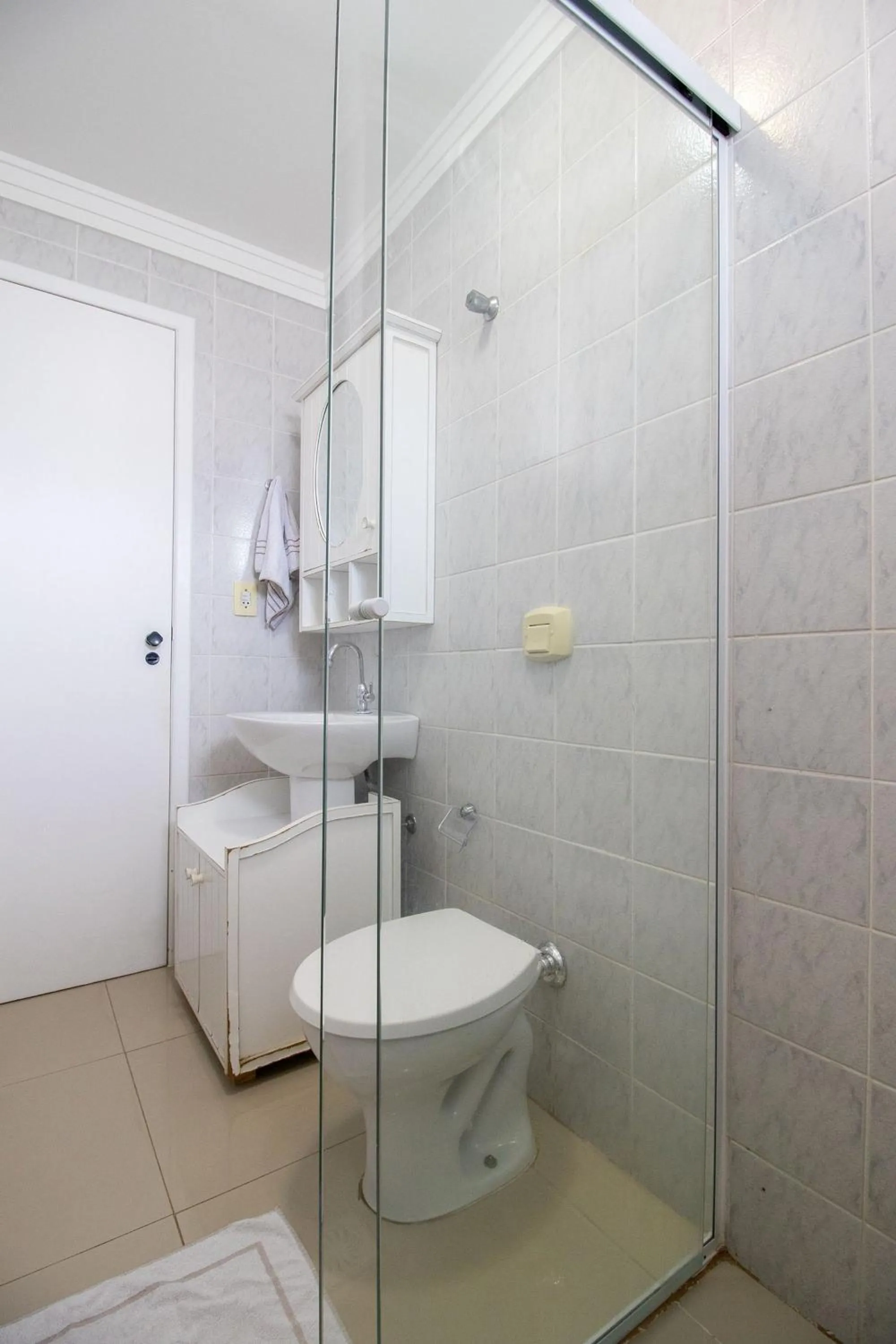 Toilet in FNR133 - Linda Vista, Churrasqueira, TV Smart