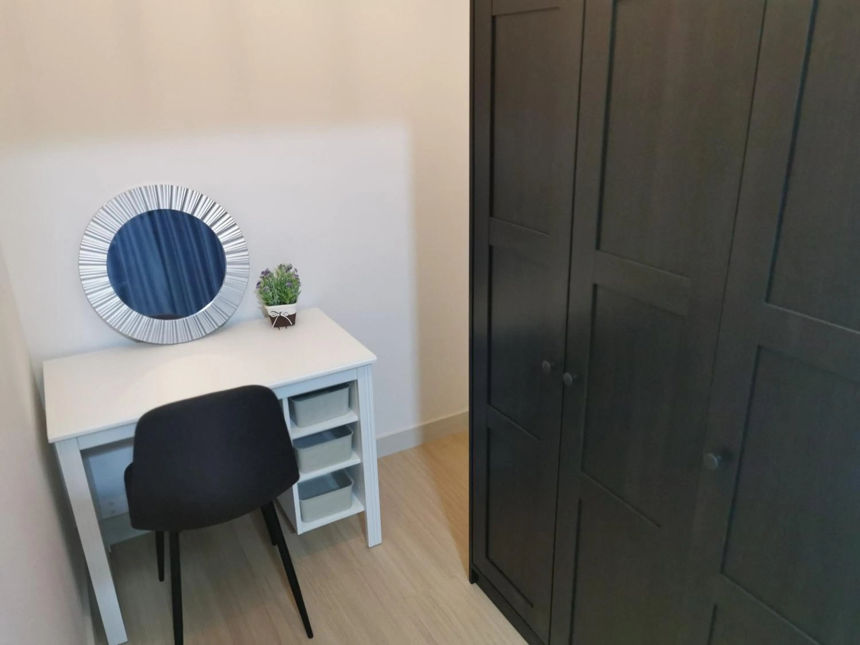 Bedroom in Continew Residence by HomeBrickz