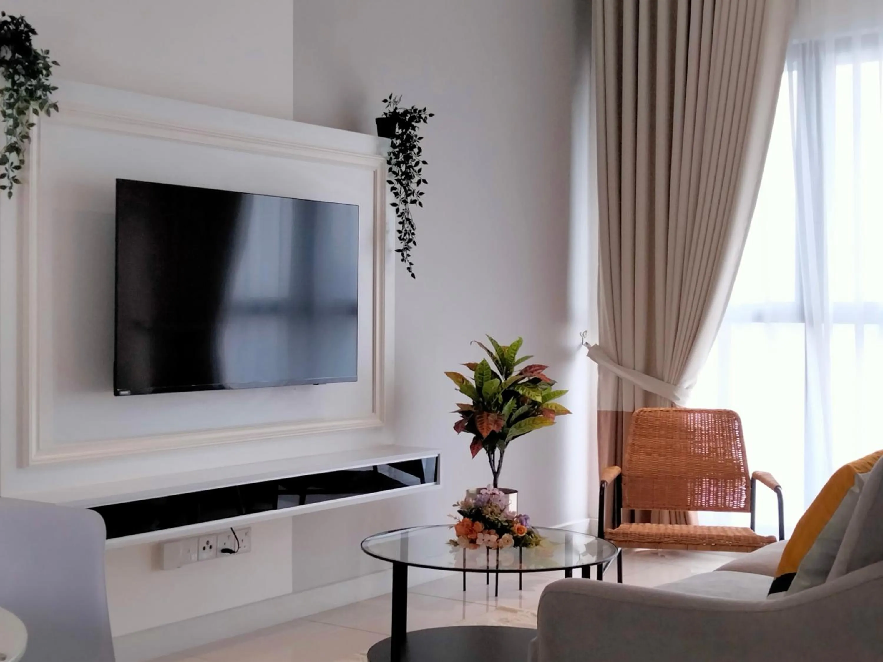 TV and multimedia in Continew Residence by HomeBrickz