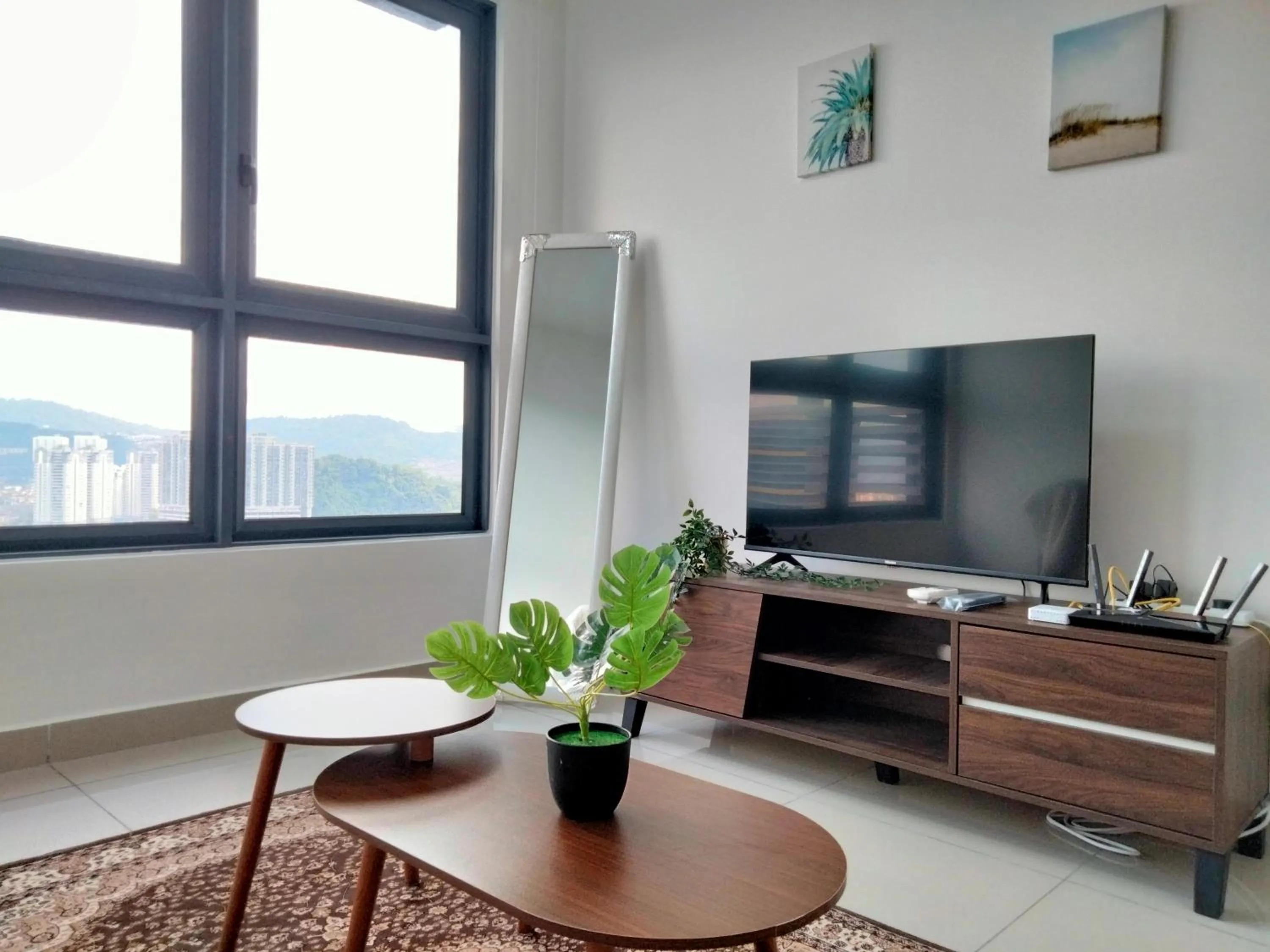 Communal lounge/ TV room in Continew Residence by HomeBrickz