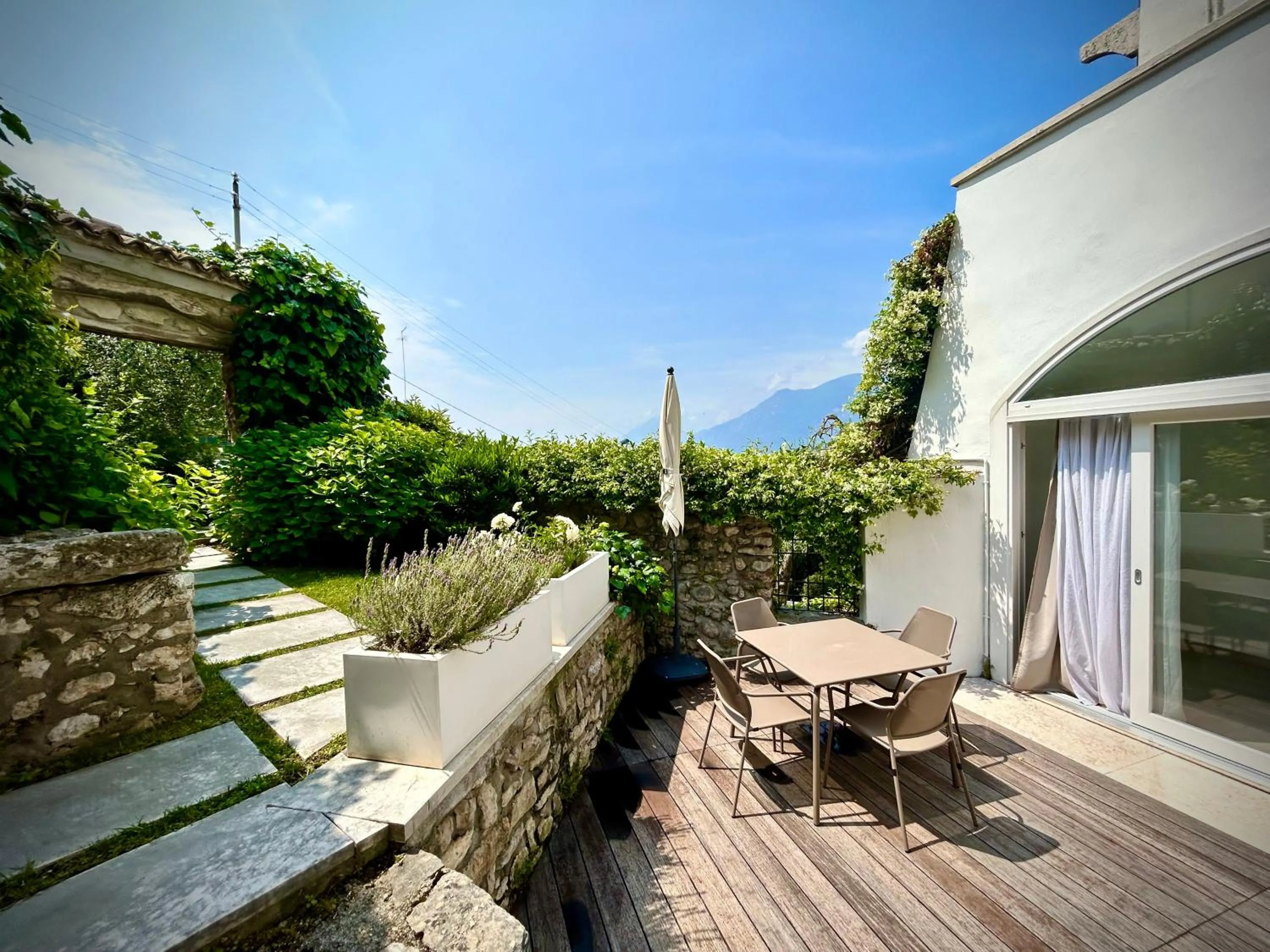 Property building in Villa Borgo Borago
