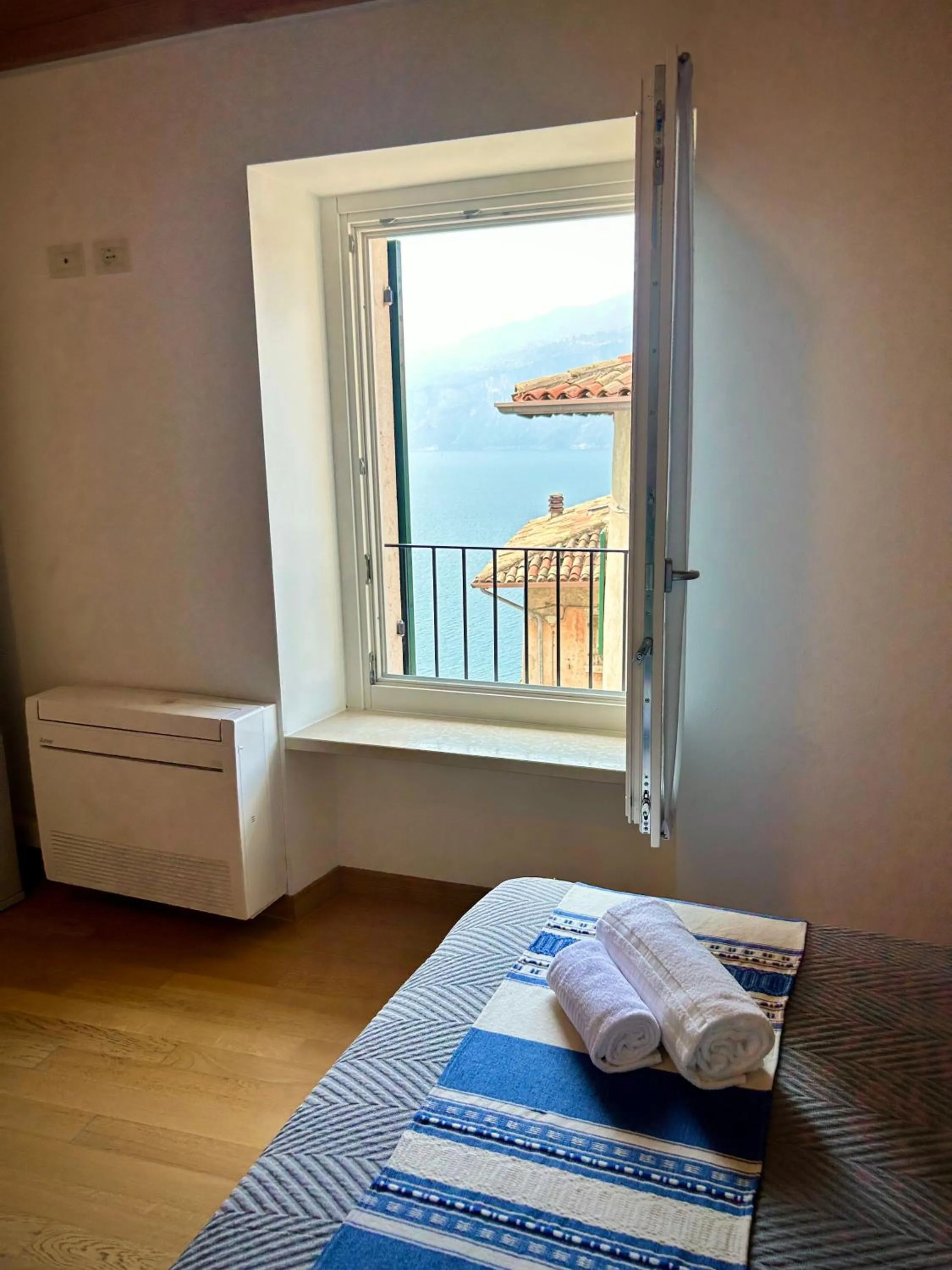 View (from property/room), Bed in Villa Borgo Borago