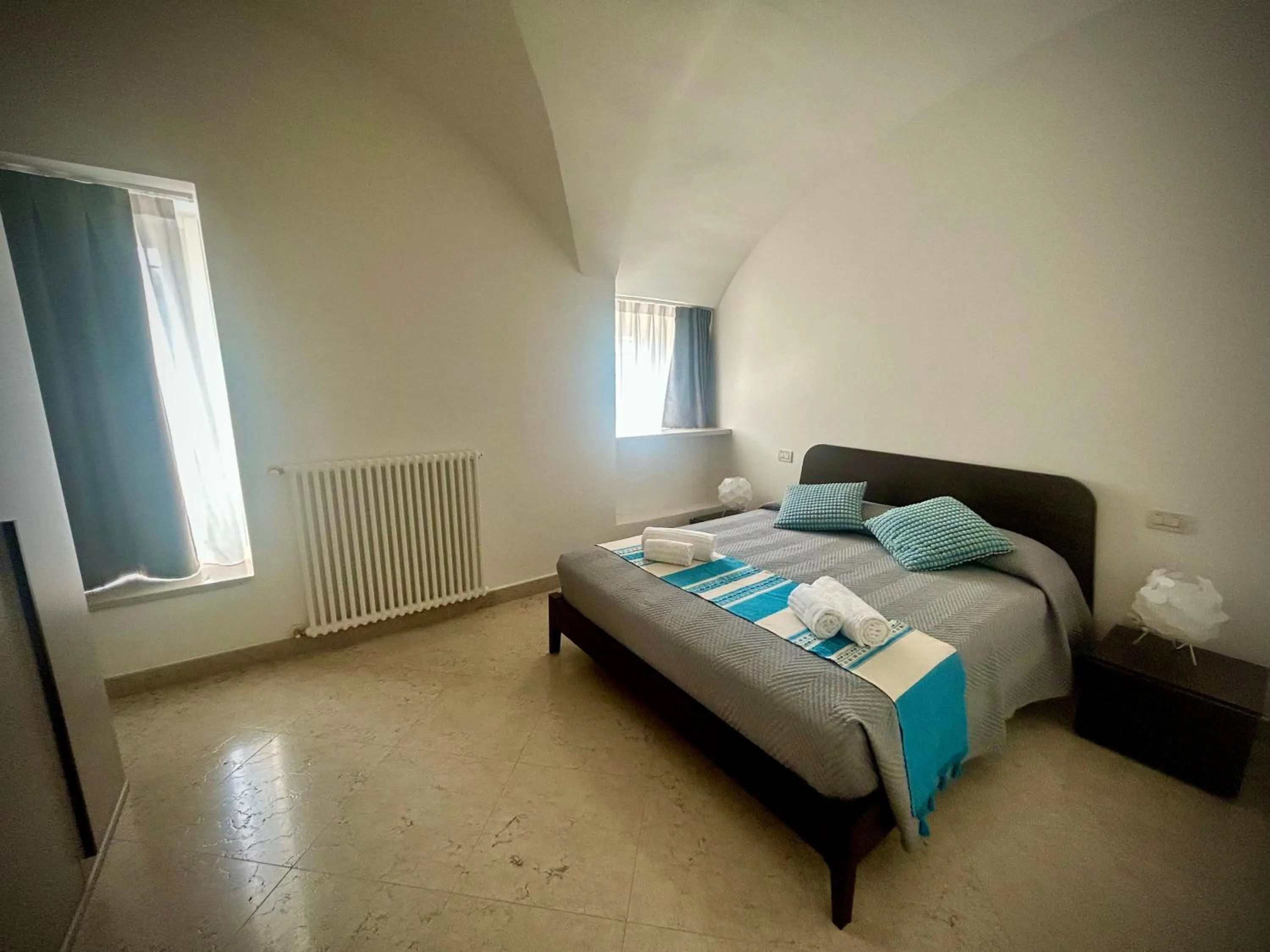 Bed in Villa Borgo Borago