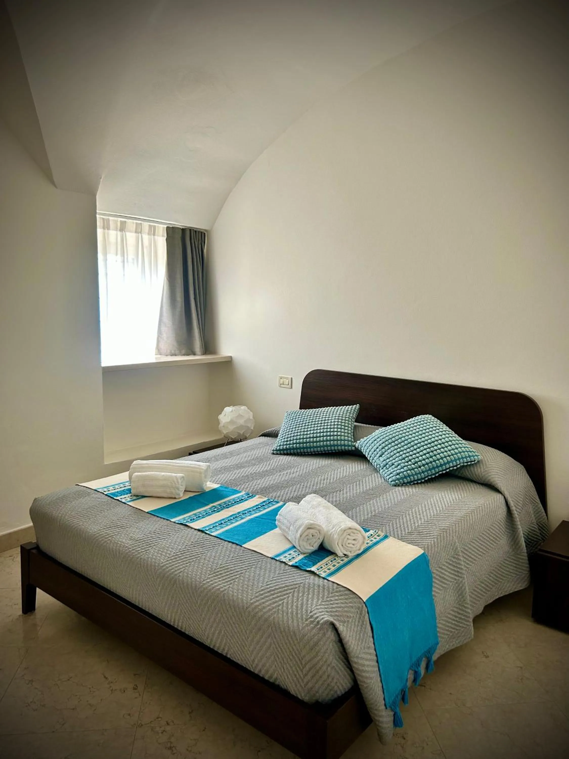 Bed in Villa Borgo Borago