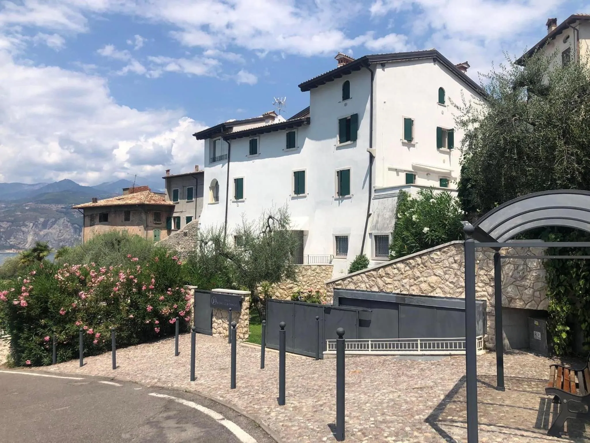 Property building in Villa Borgo Borago