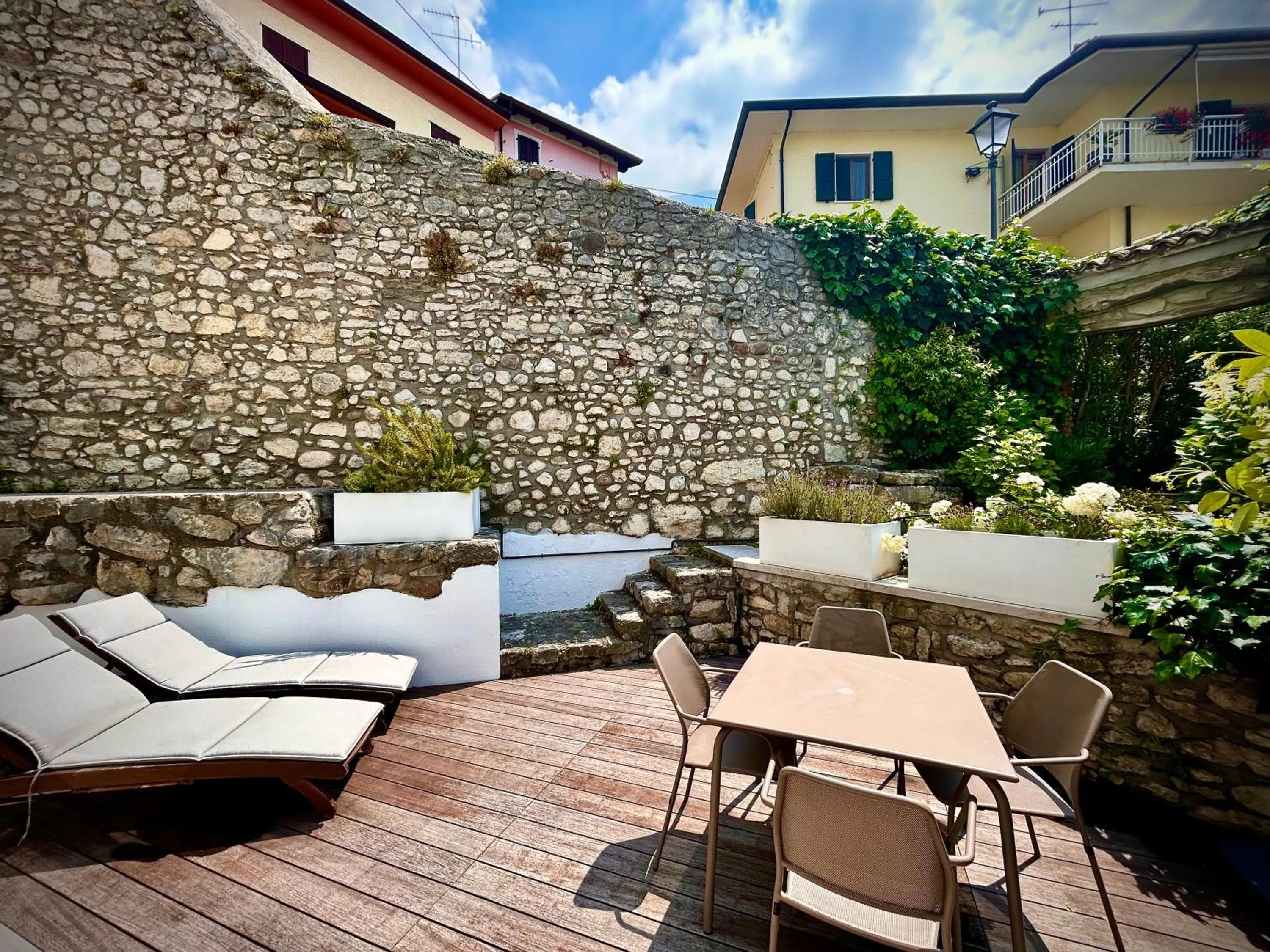 Property building in Villa Borgo Borago
