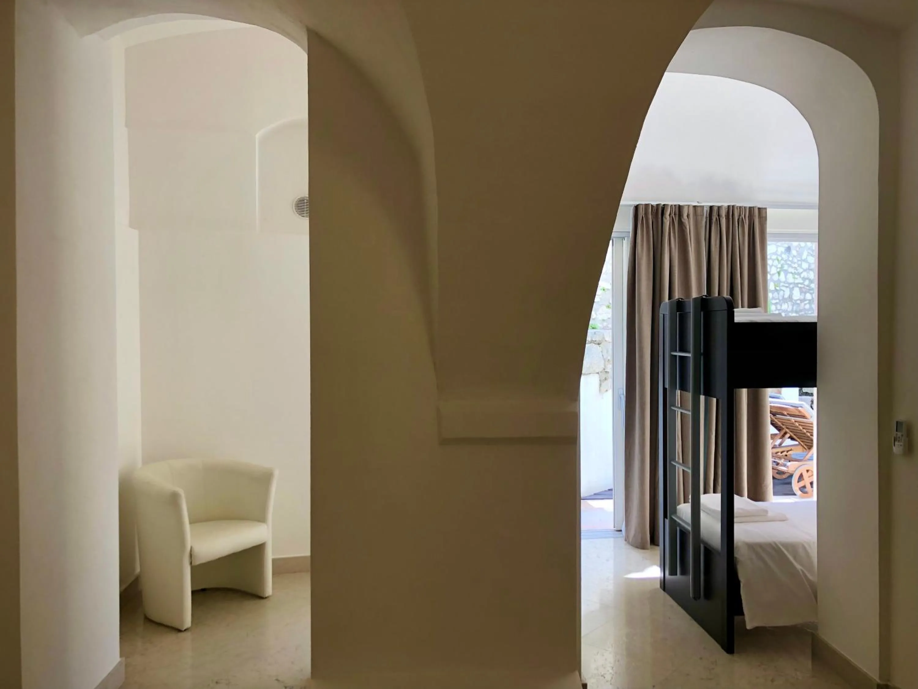 Bed in Villa Borgo Borago