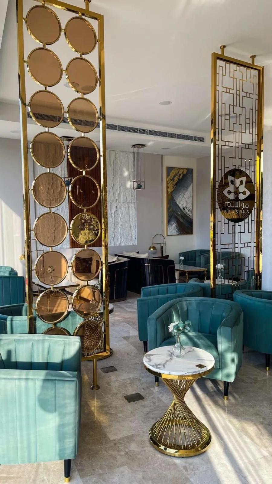 Restaurant/places to eat in Rukn Mawasim Serviced Apartments