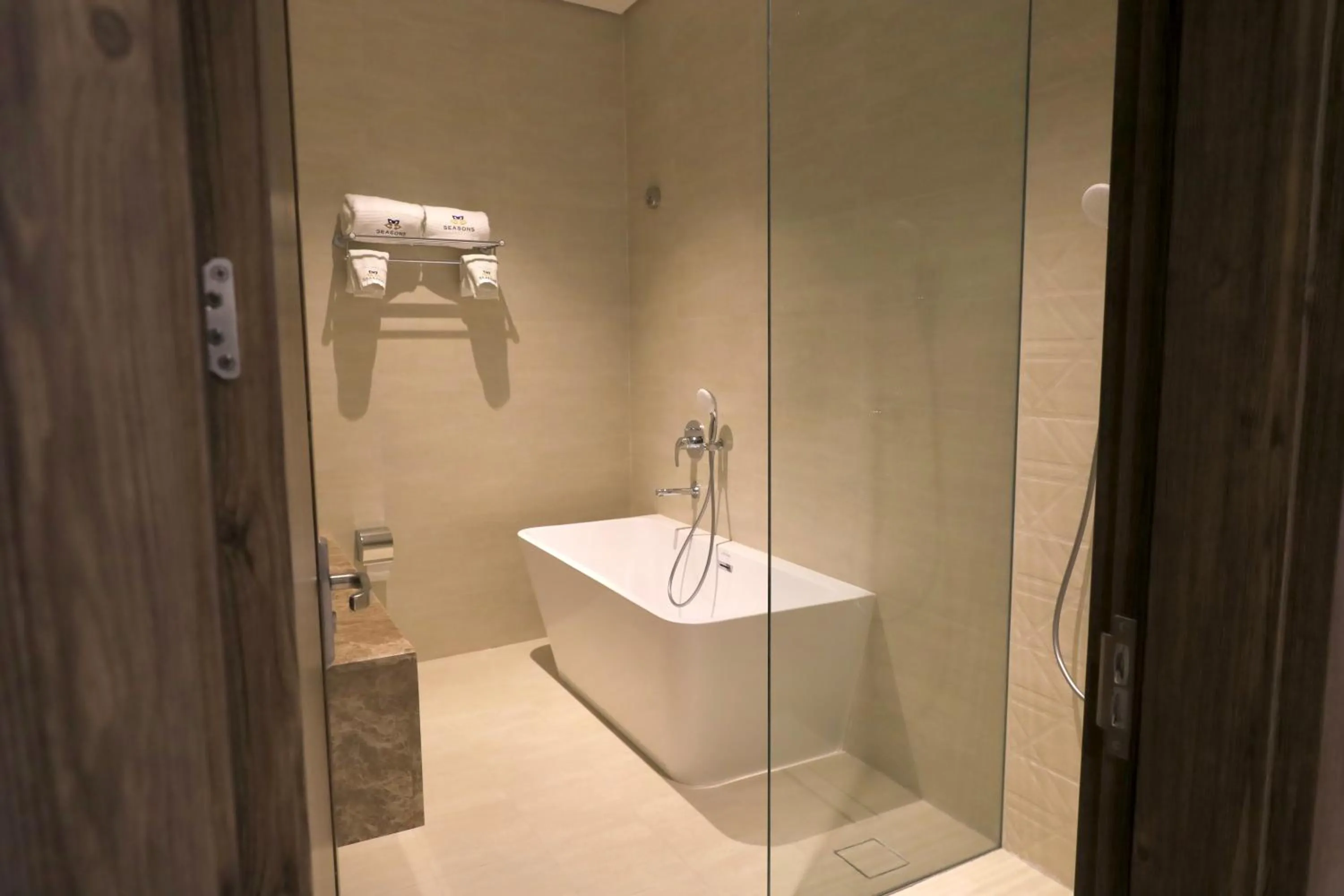 Shower in Rukn Mawasim Serviced Apartments