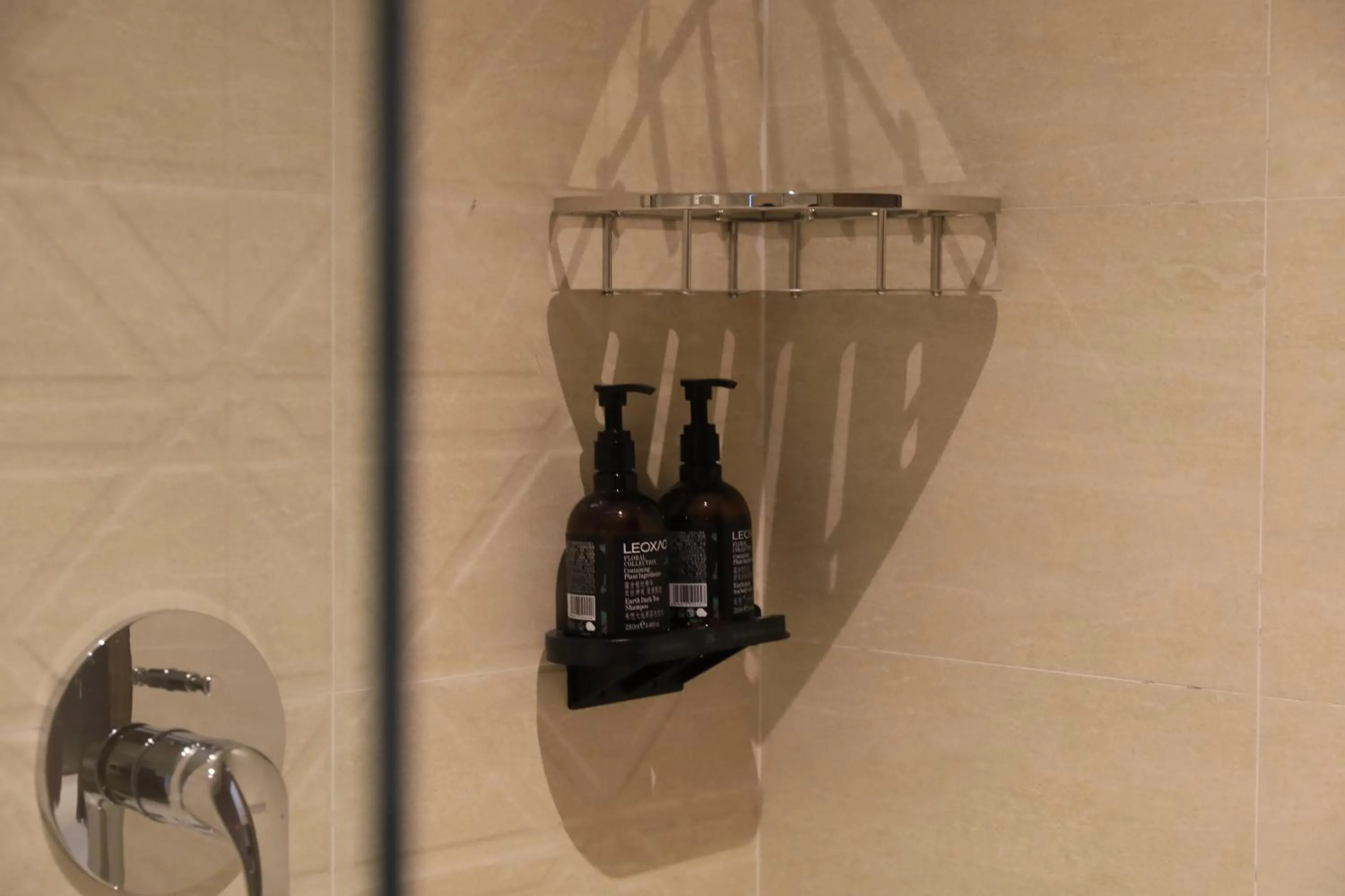 Shower in Rukn Mawasim Serviced Apartments