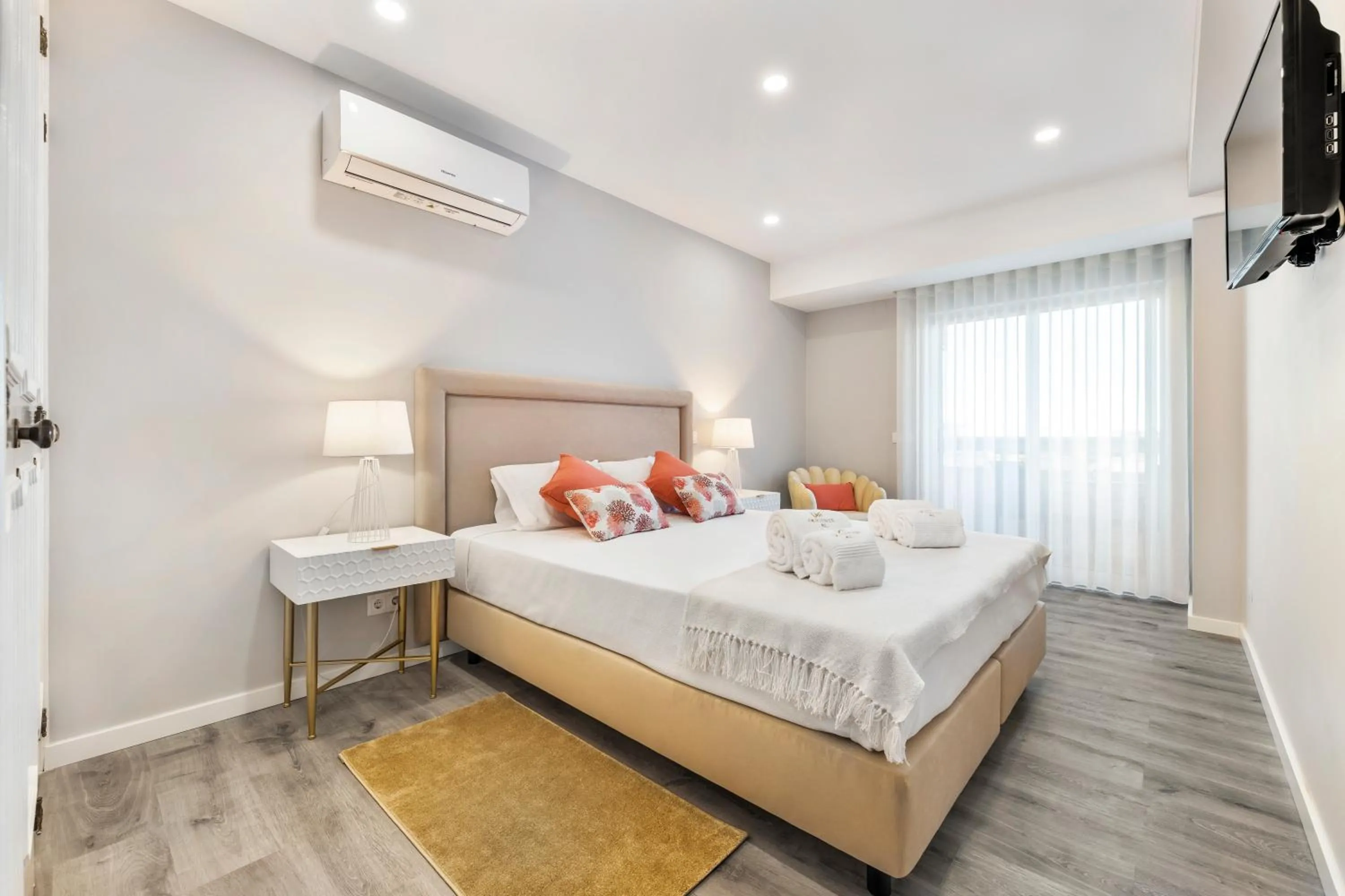 Bed in Faro Main Avenue Apartment