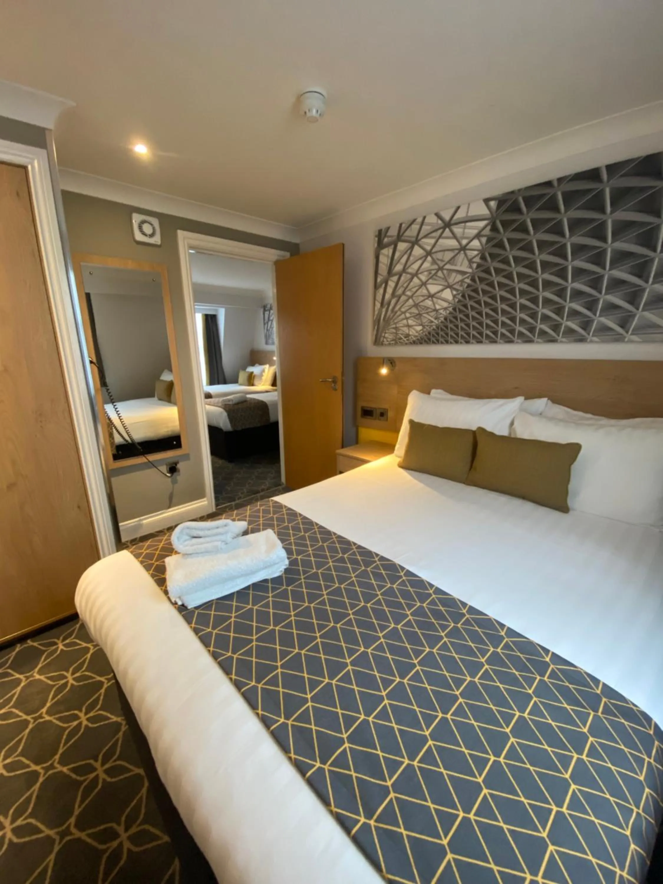 Two-Bedroom Suite in The Suites - St Pancras Hotel Group