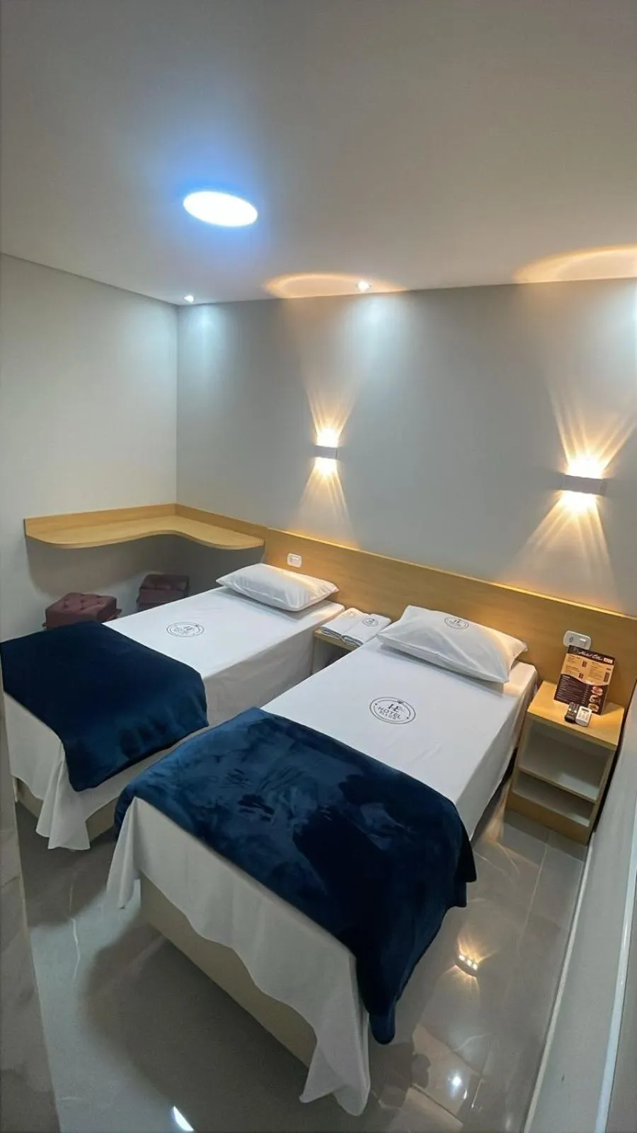 Bed in Hotel Ellos - Estacionamento e Café da Manhã Incluso