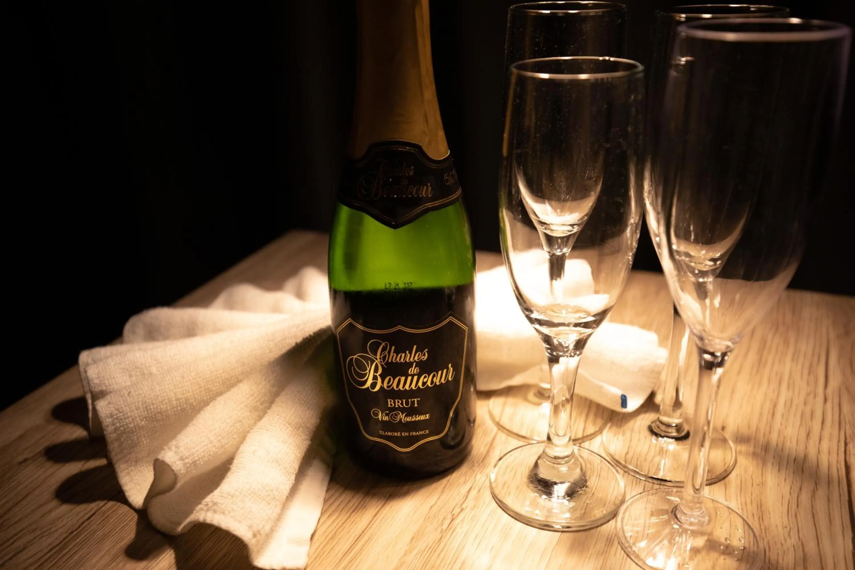 Drinks in FFFFFF Hotel エフホテル