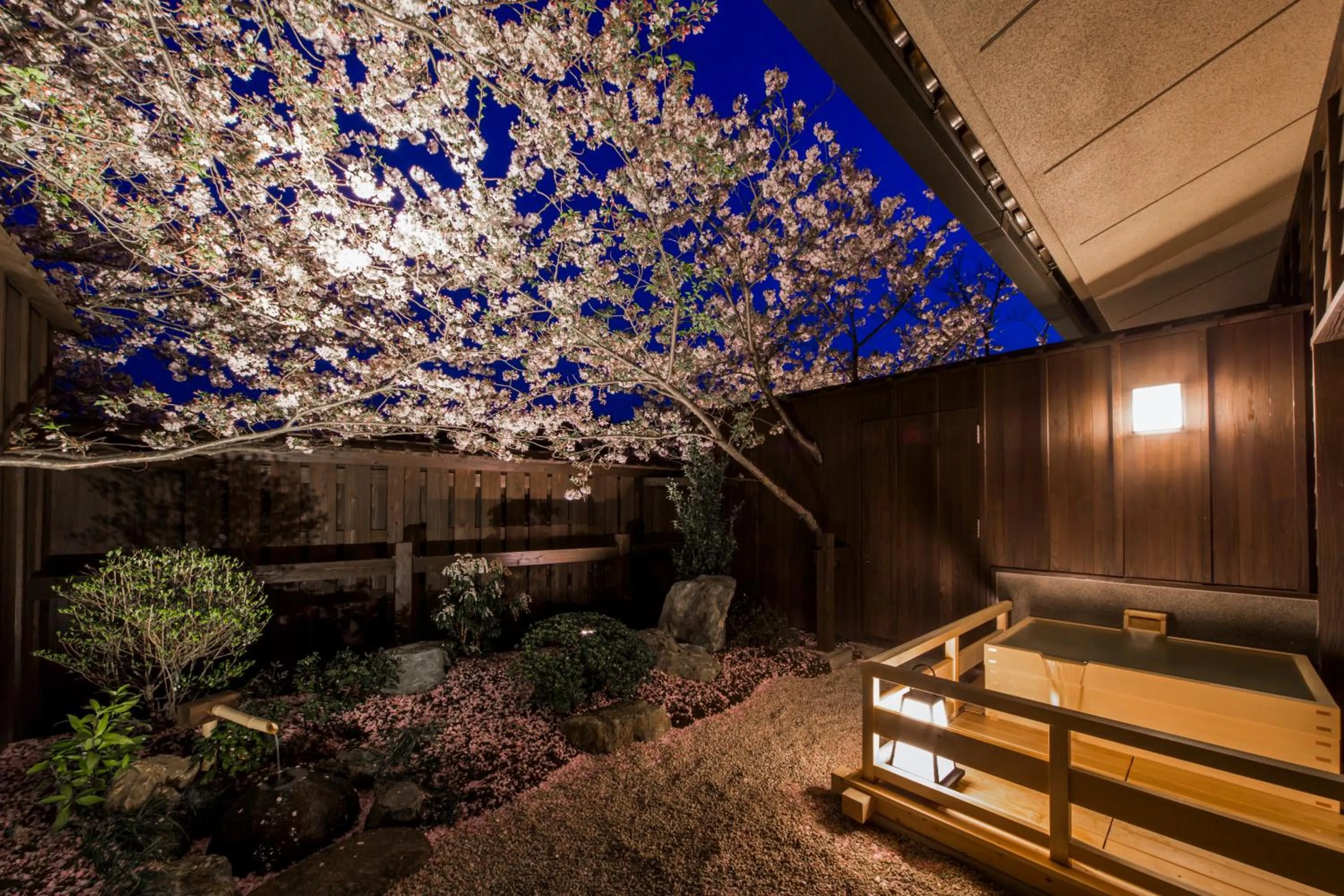 Garden in Inishie no Yado Keiun