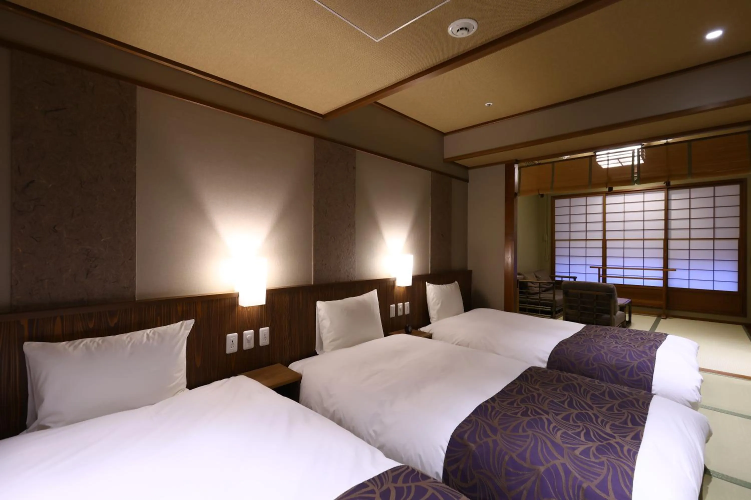Photo of the whole room, Bed in Inishie no Yado Keiun