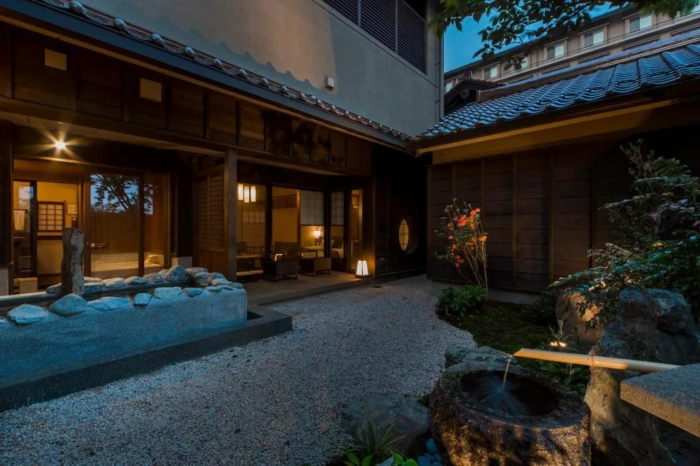 Photo of the whole room in Inishie no Yado Keiun