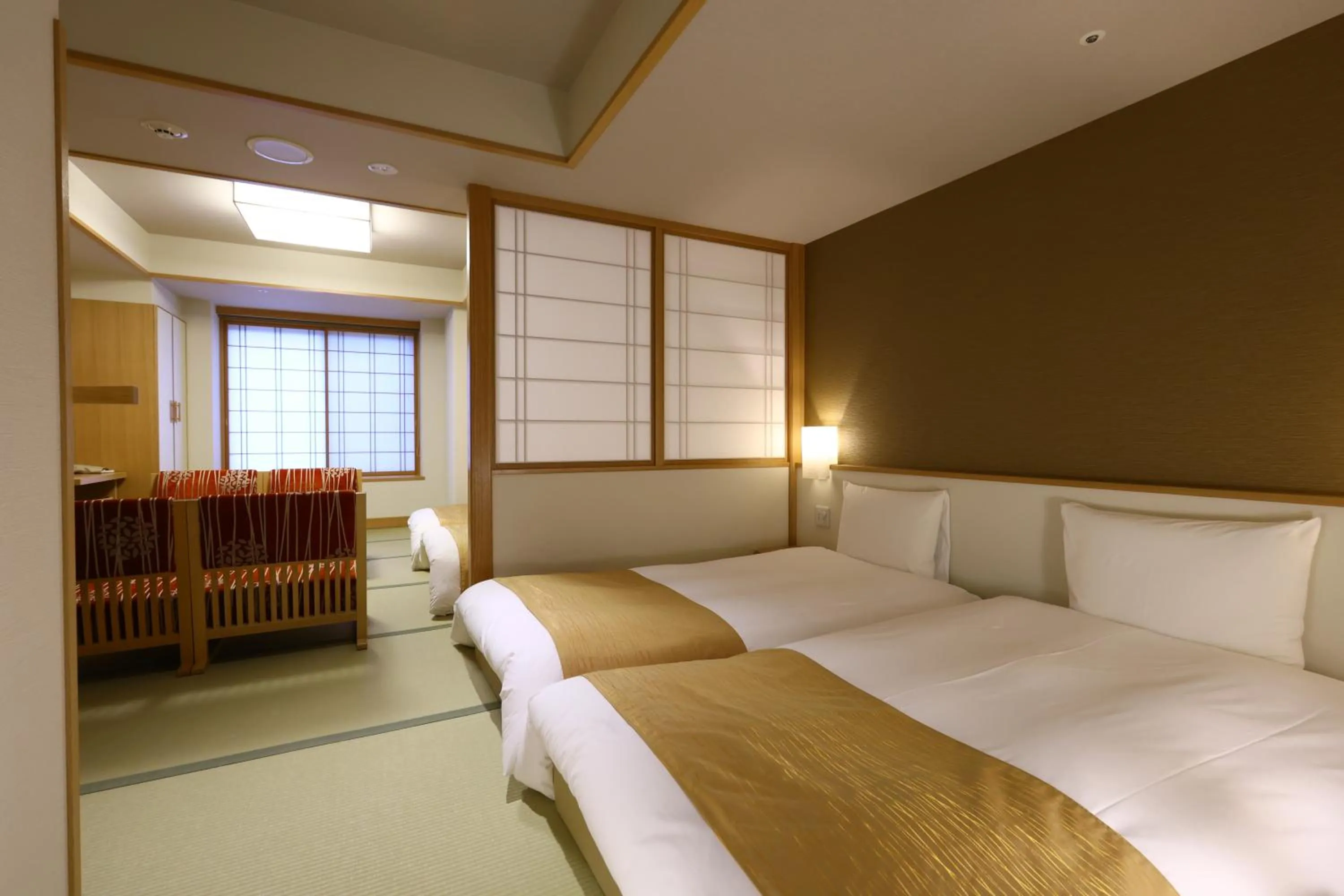 Photo of the whole room, Bed in Oyado Tsukiyo no Usagi