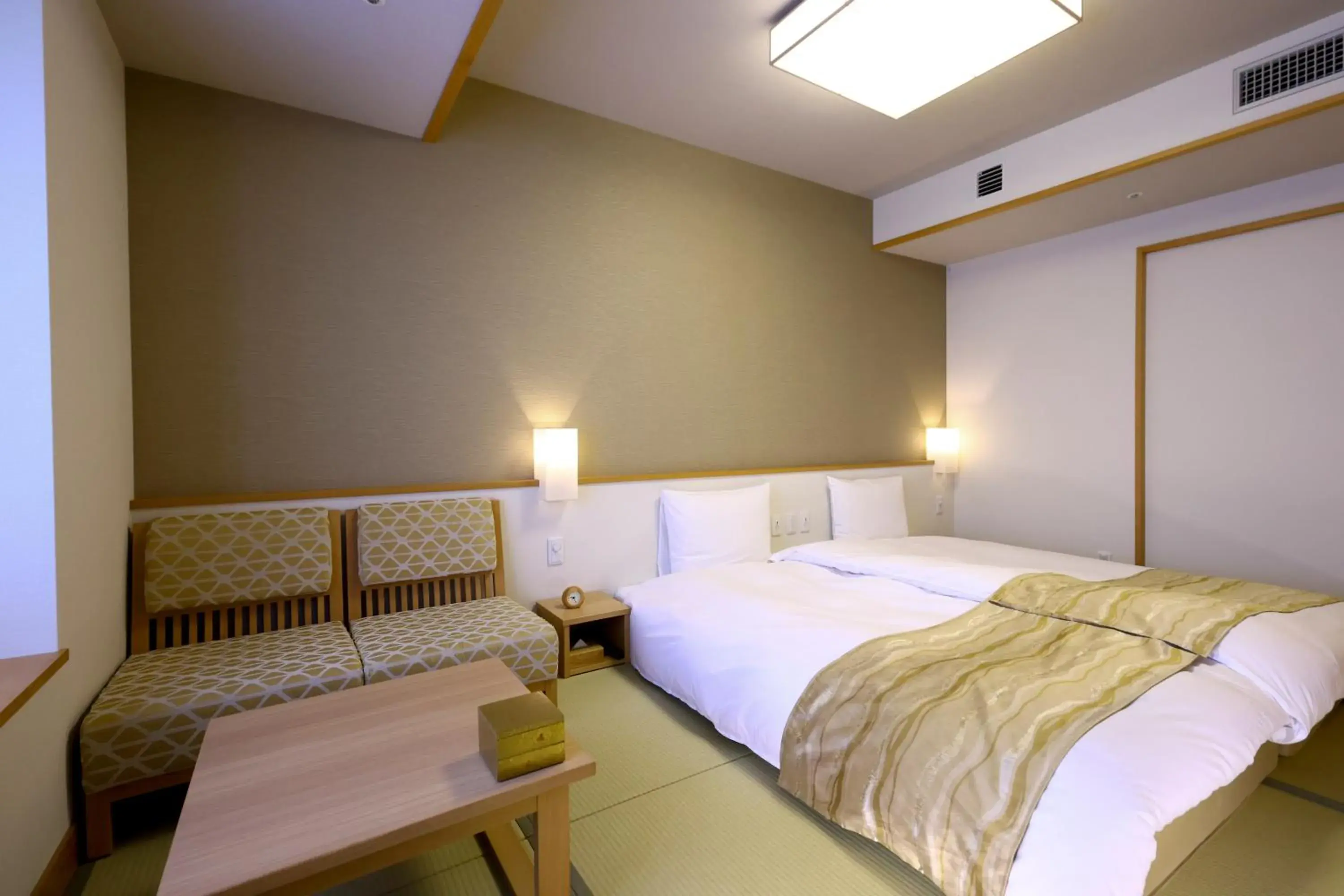 Photo of the whole room, Bed in Oyado Tsukiyo no Usagi Photo of the whole room, Bed in Oyado Tsukiyo no Usagi