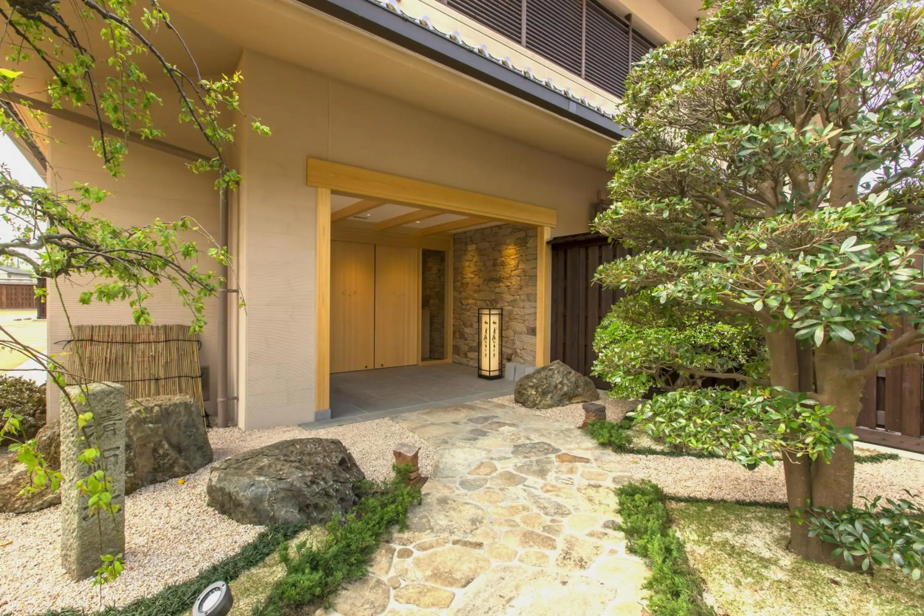 Facade/entrance in Oyado Tsukiyo no Usagi Facade/entrance in Oyado Tsukiyo no Usagi