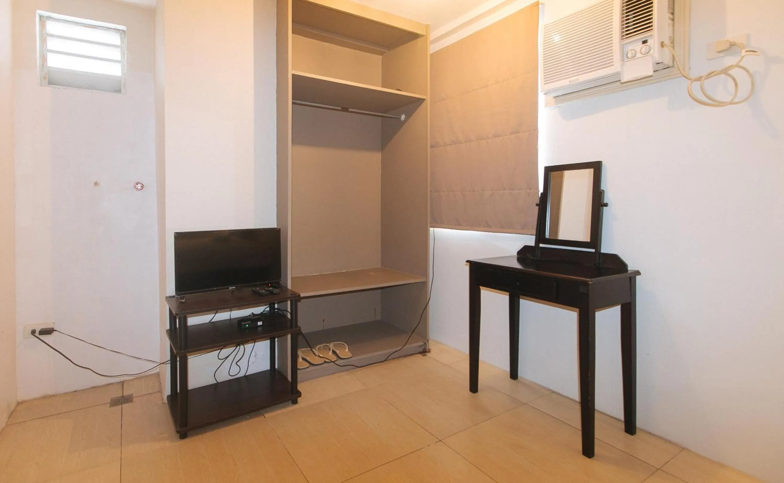 TV and multimedia in 59 Xavierville by RedDoorz