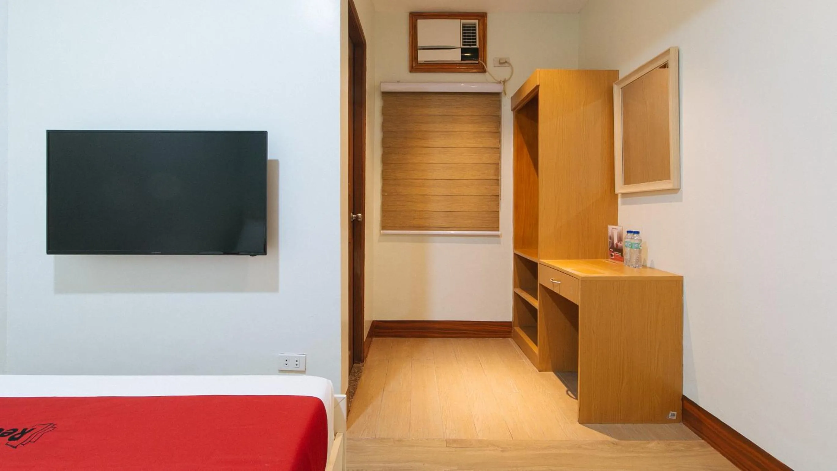 Bed in RedDoorz Premium @ Nick Hotel Gerona Tarlac