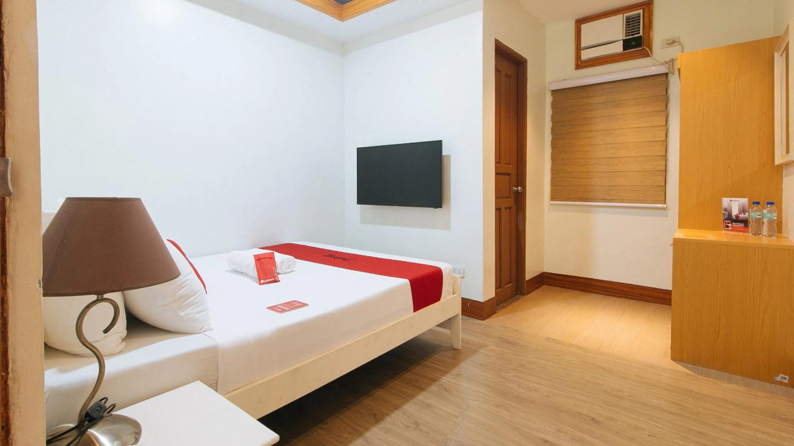Bed in RedDoorz Premium @ Nick Hotel Gerona Tarlac