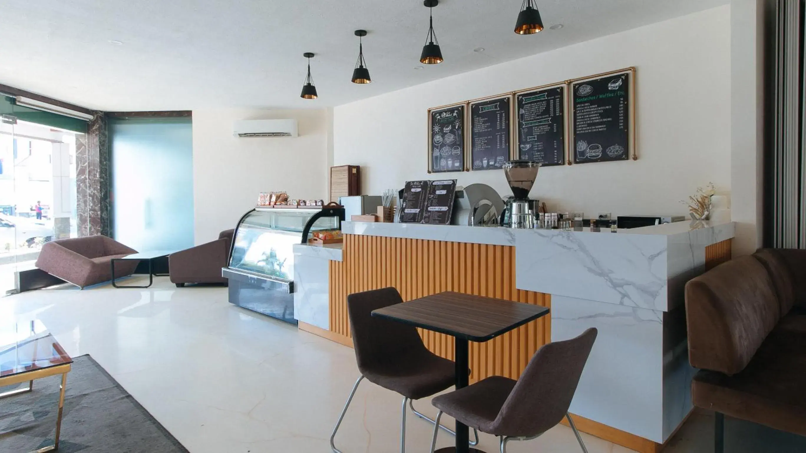 Lounge or bar in RedDoorz Premium @ Nick Hotel Gerona Tarlac Lounge or bar in RedDoorz Premium @ Nick Hotel Gerona Tarlac