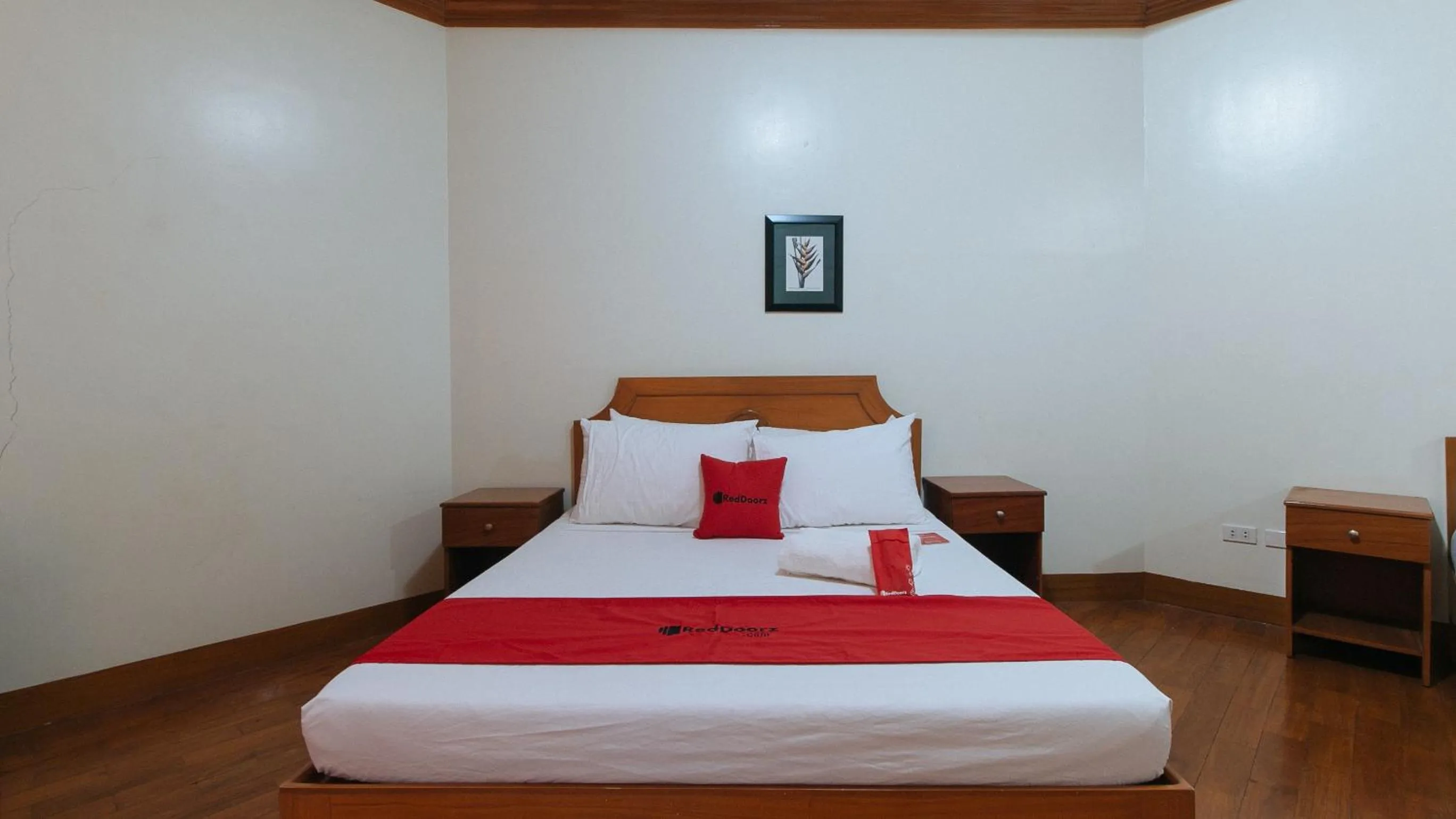 Bed in RedDoorz Premium @ Nick Hotel Gerona Tarlac