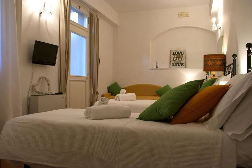 Photo of the whole room, Bed in Cosy House