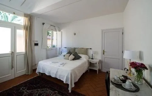 Day, Bed in Cosy House