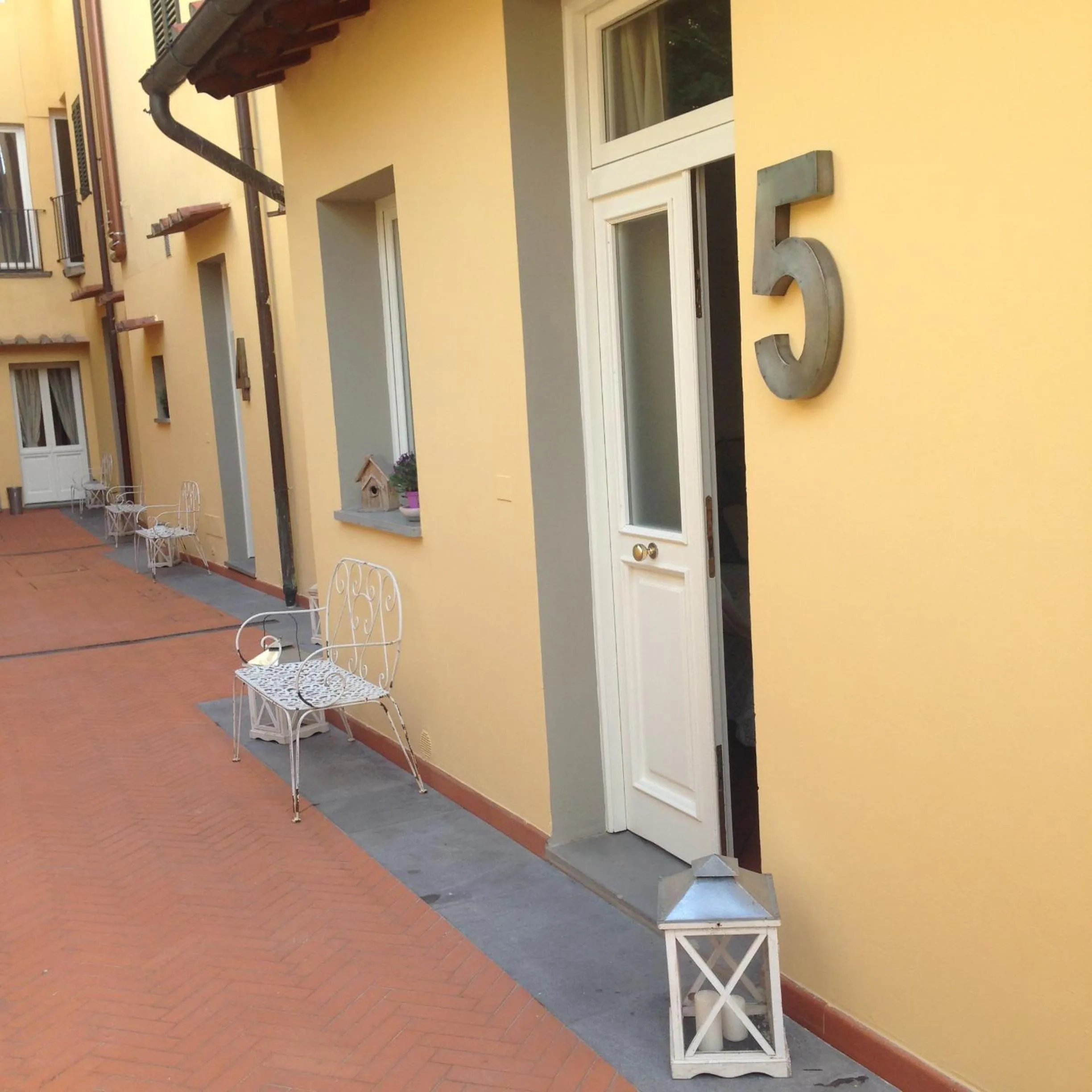 Facade/entrance in Cosy House