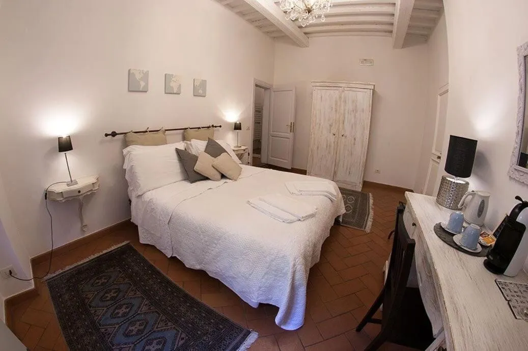 Photo of the whole room, Bed in Cosy House