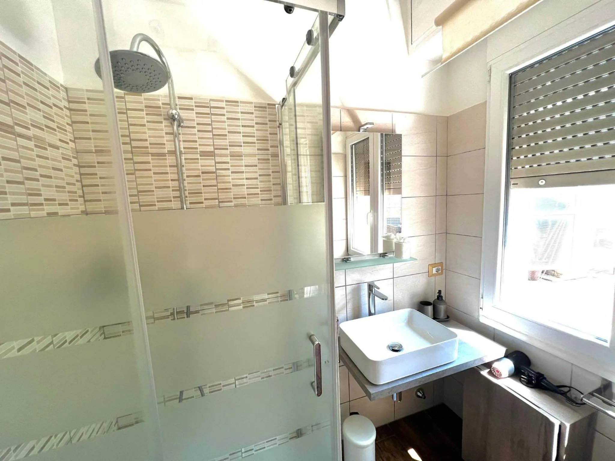 Shower in Bergamoincity