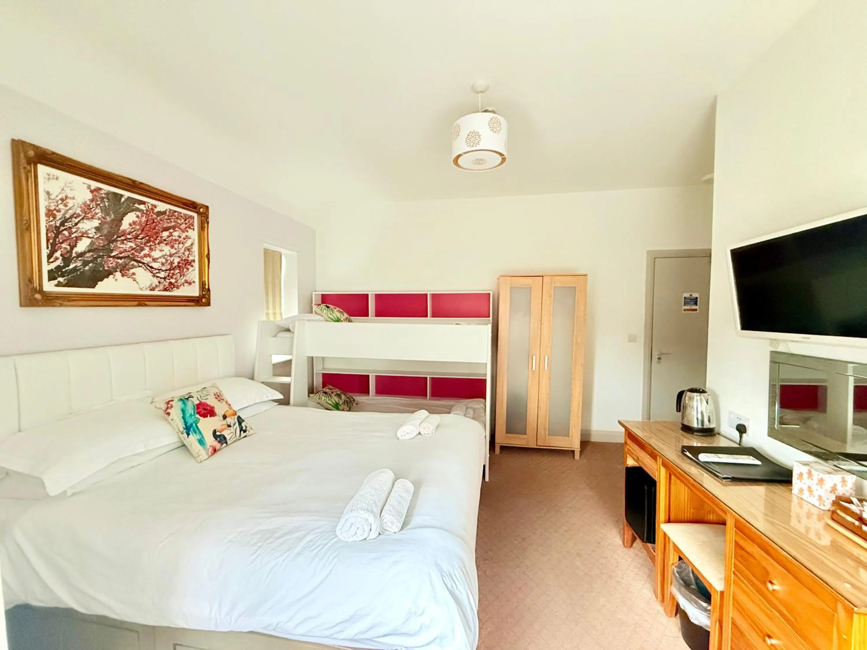 Bed in Oxford Guest House