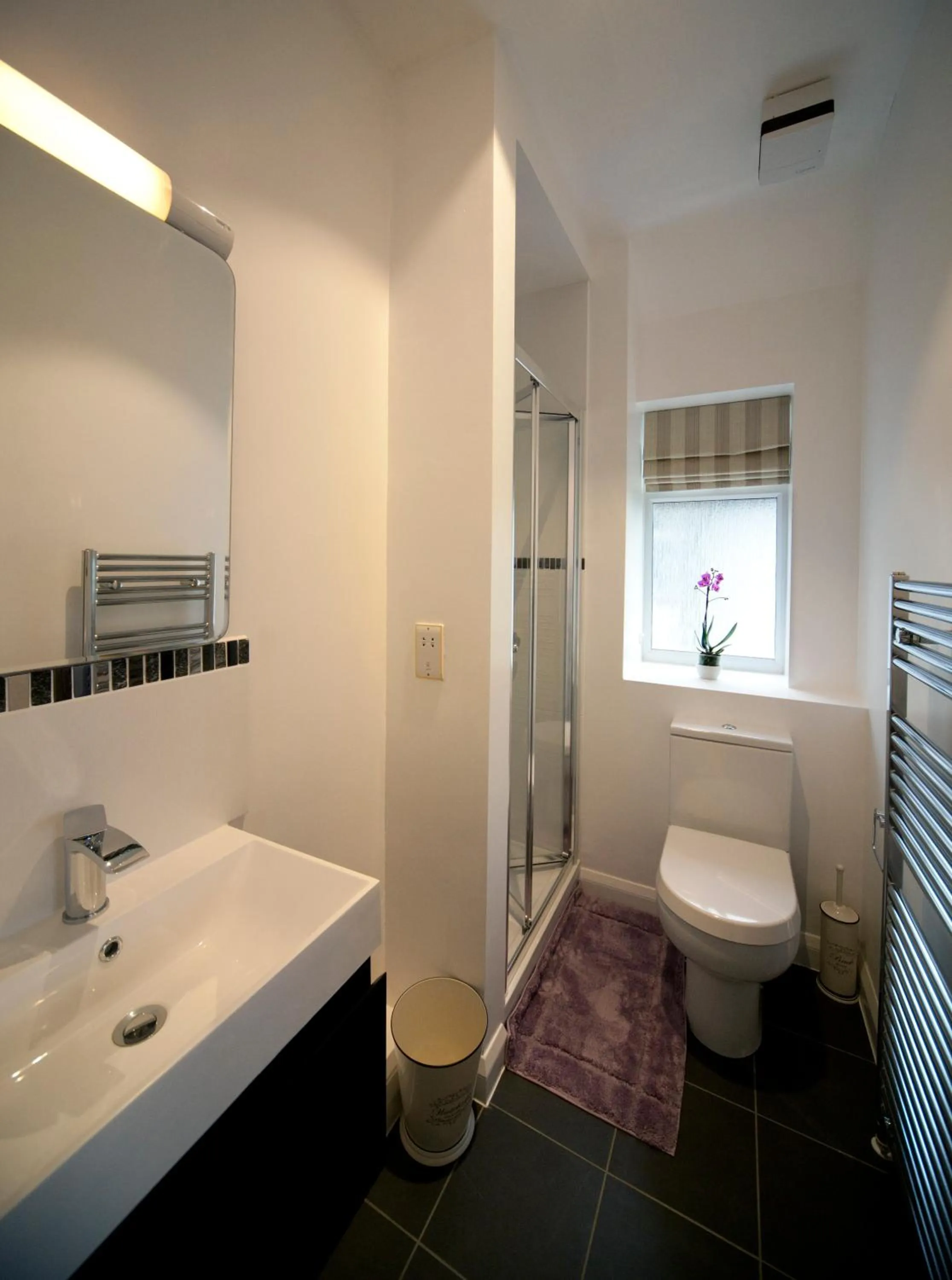 Bathroom in Oxford Guest House