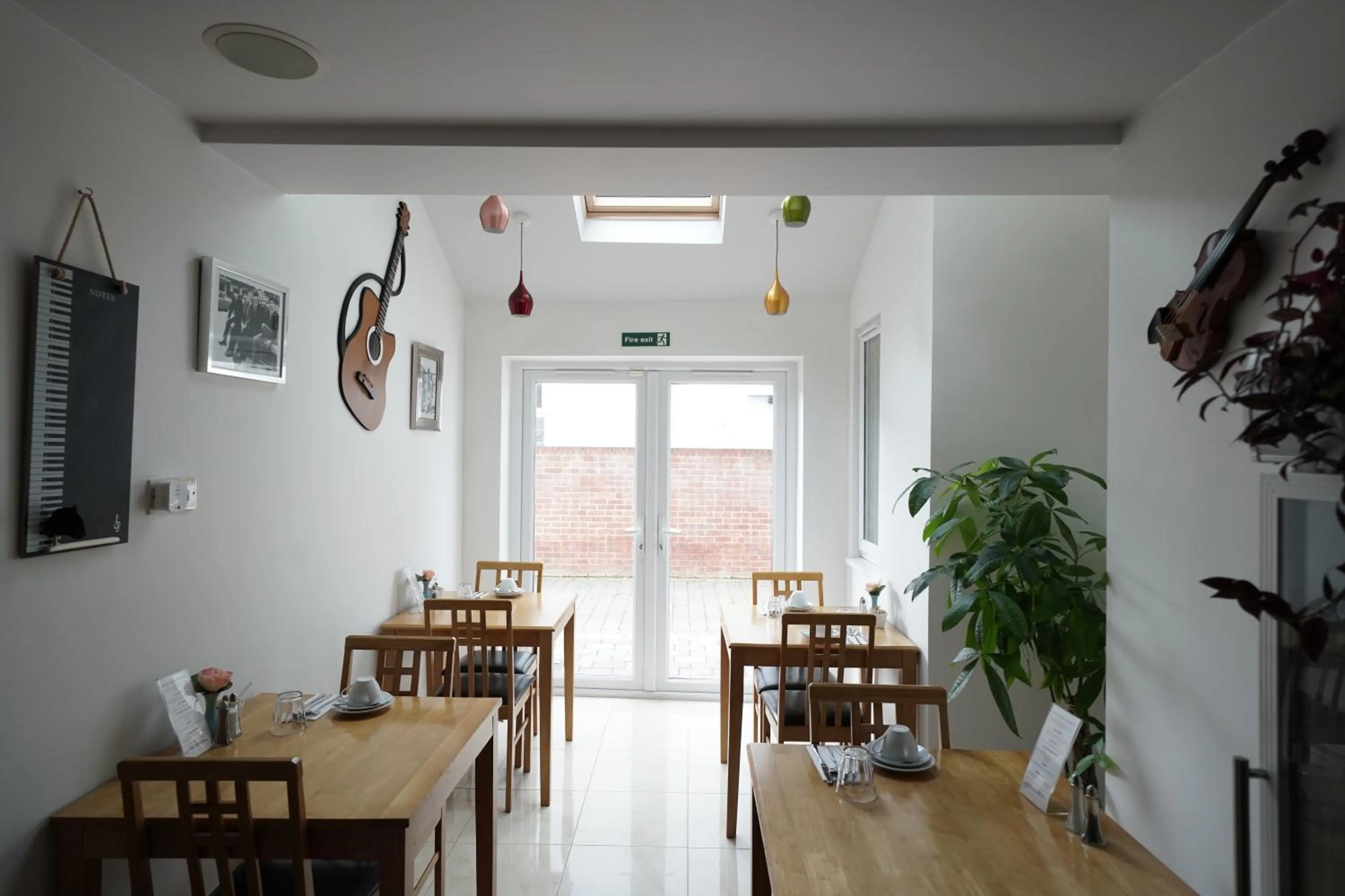 Restaurant/places to eat in Oxford Guest House