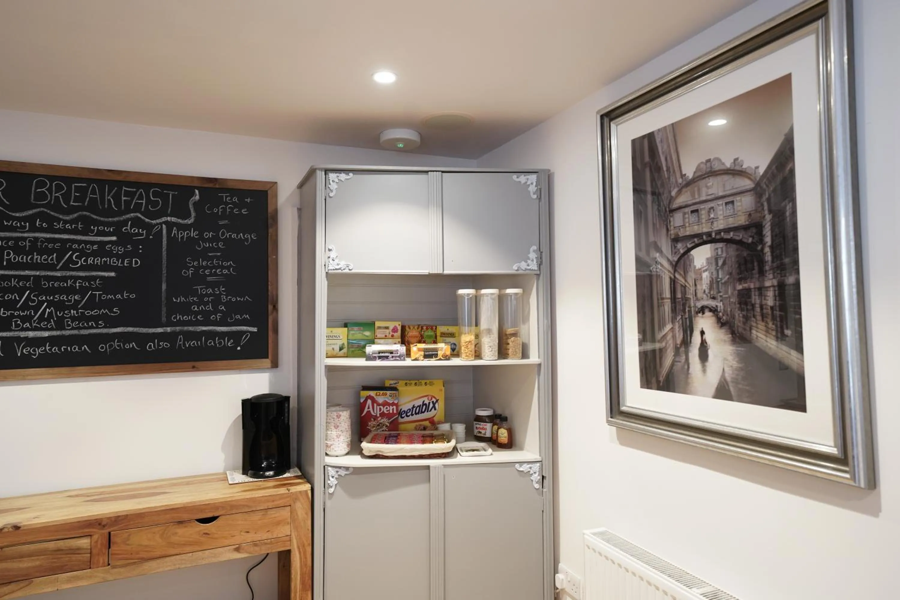 Buffet breakfast in Oxford Guest House