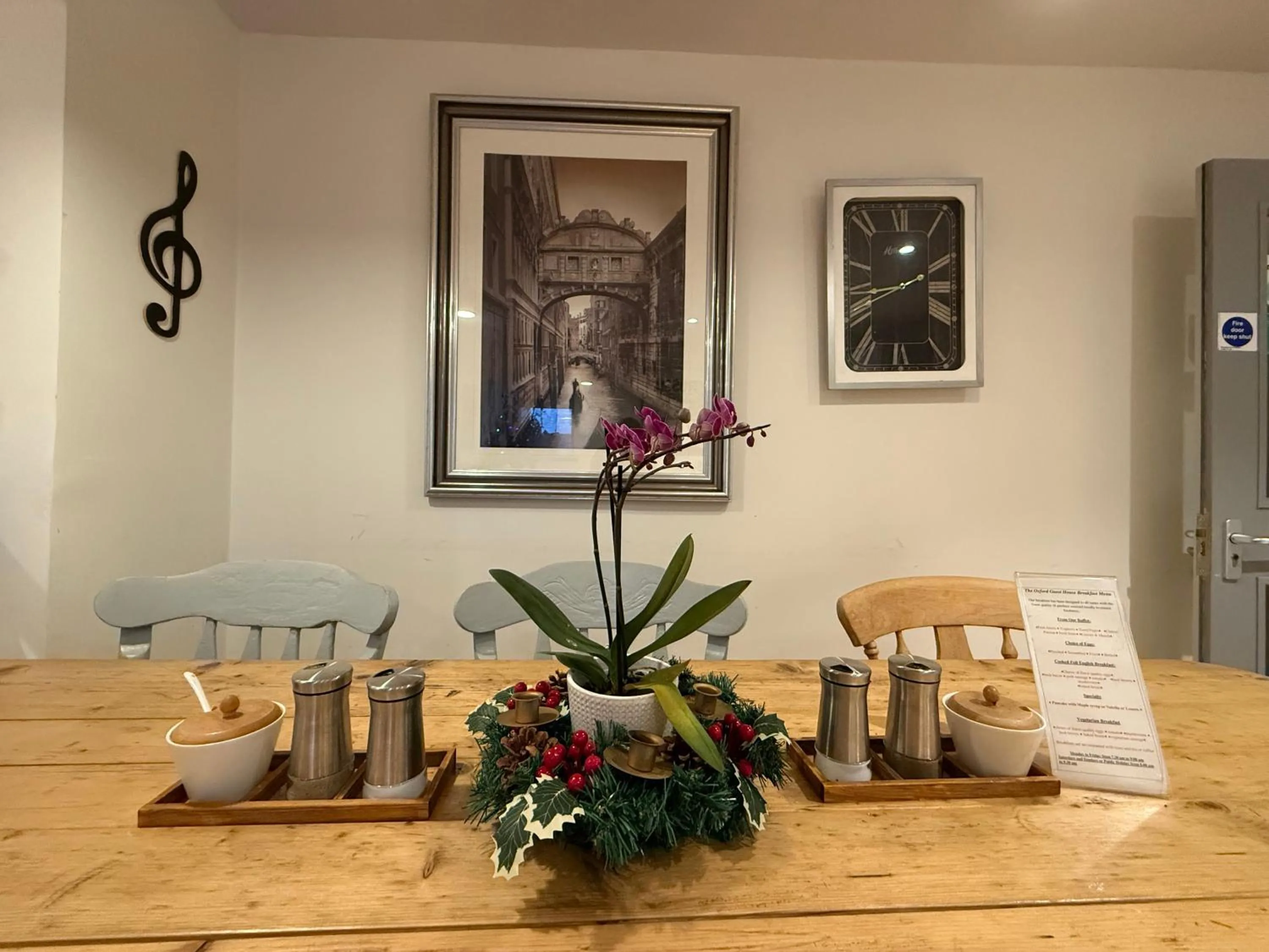 Restaurant/places to eat in Oxford Guest House