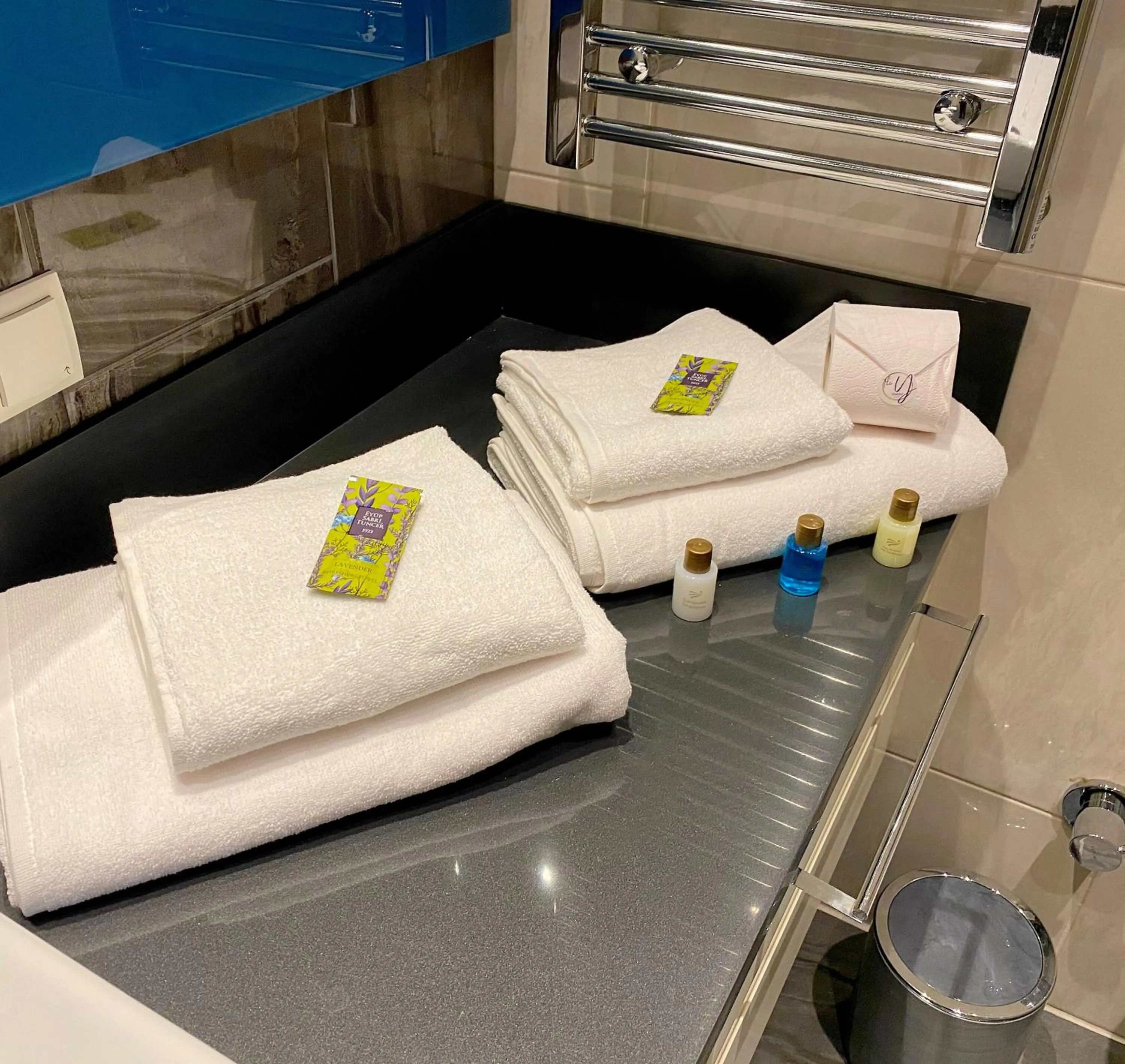 Bathroom, Bed in The Y Istanbul Suites