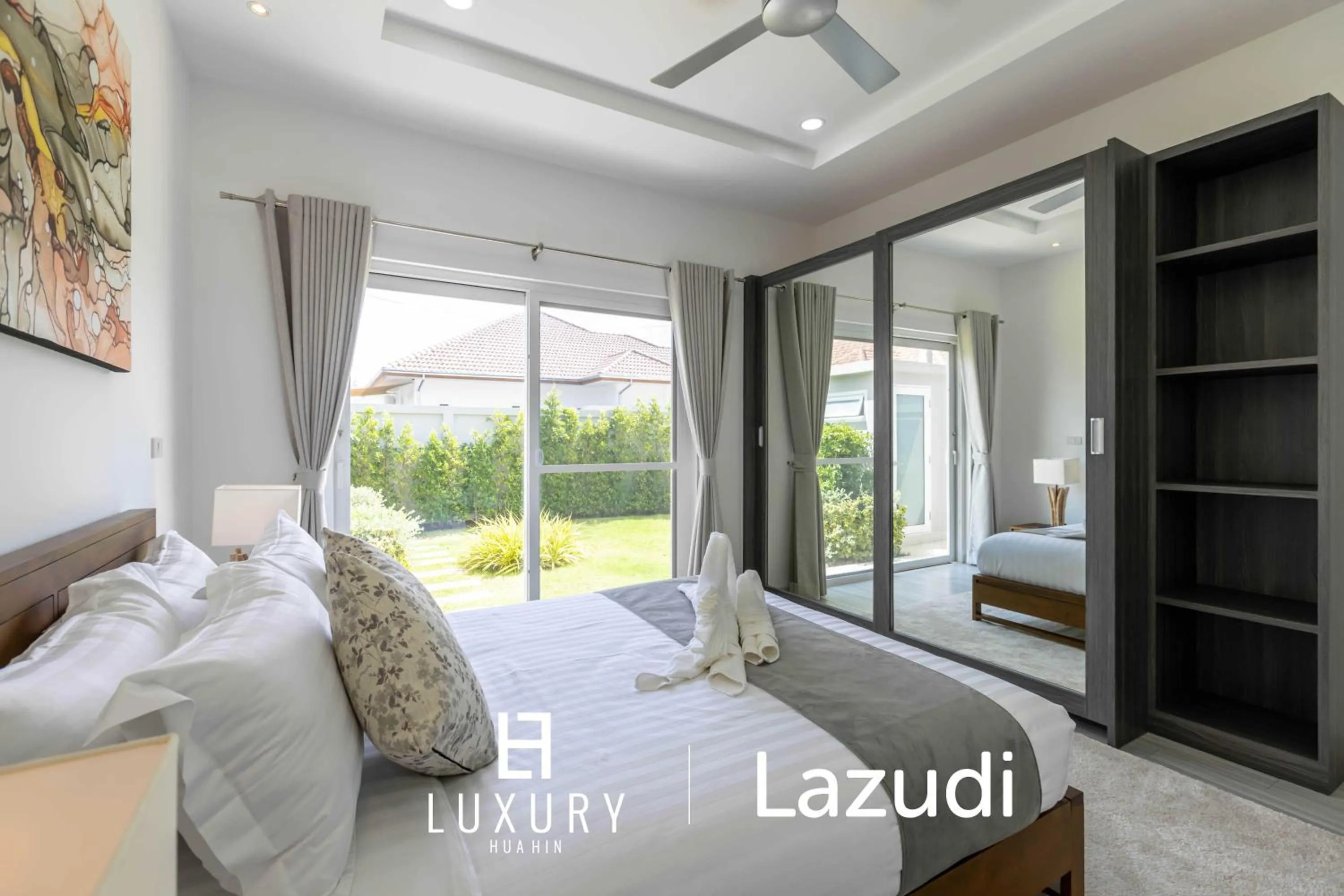 Bed in New Modern 3 Bedroom Pool Villa MS24