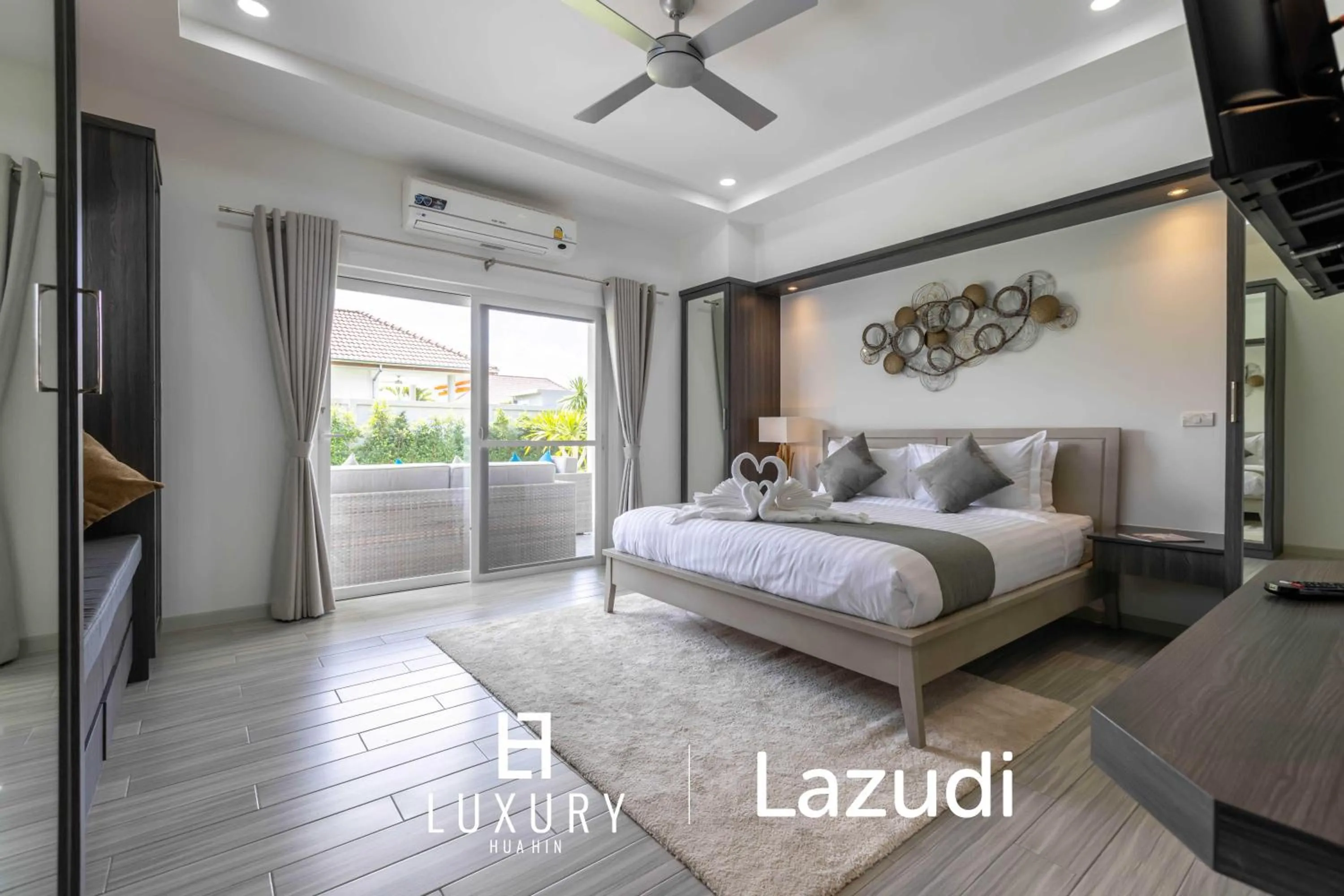 Bed in New Modern 3 Bedroom Pool Villa MS24