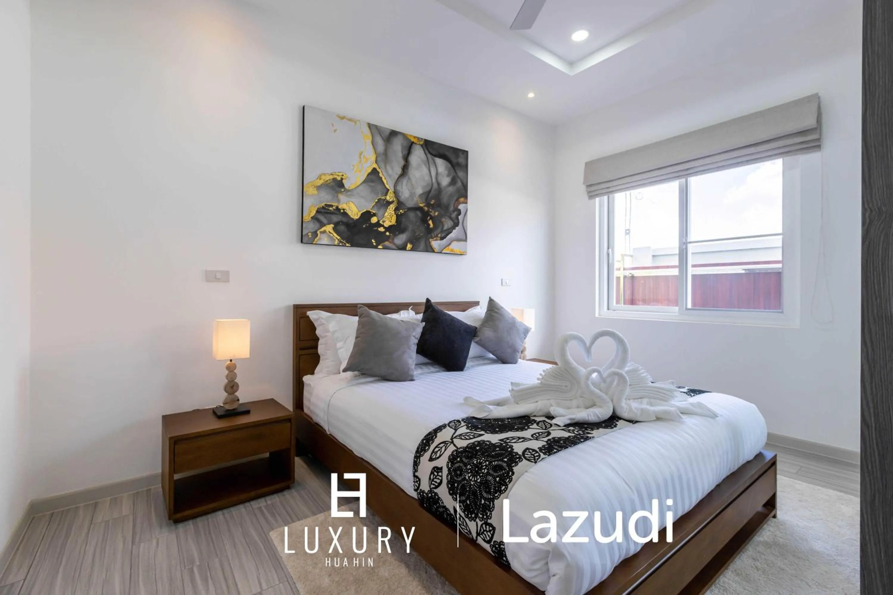 Bed in New Modern 3 Bedroom Pool Villa MS24