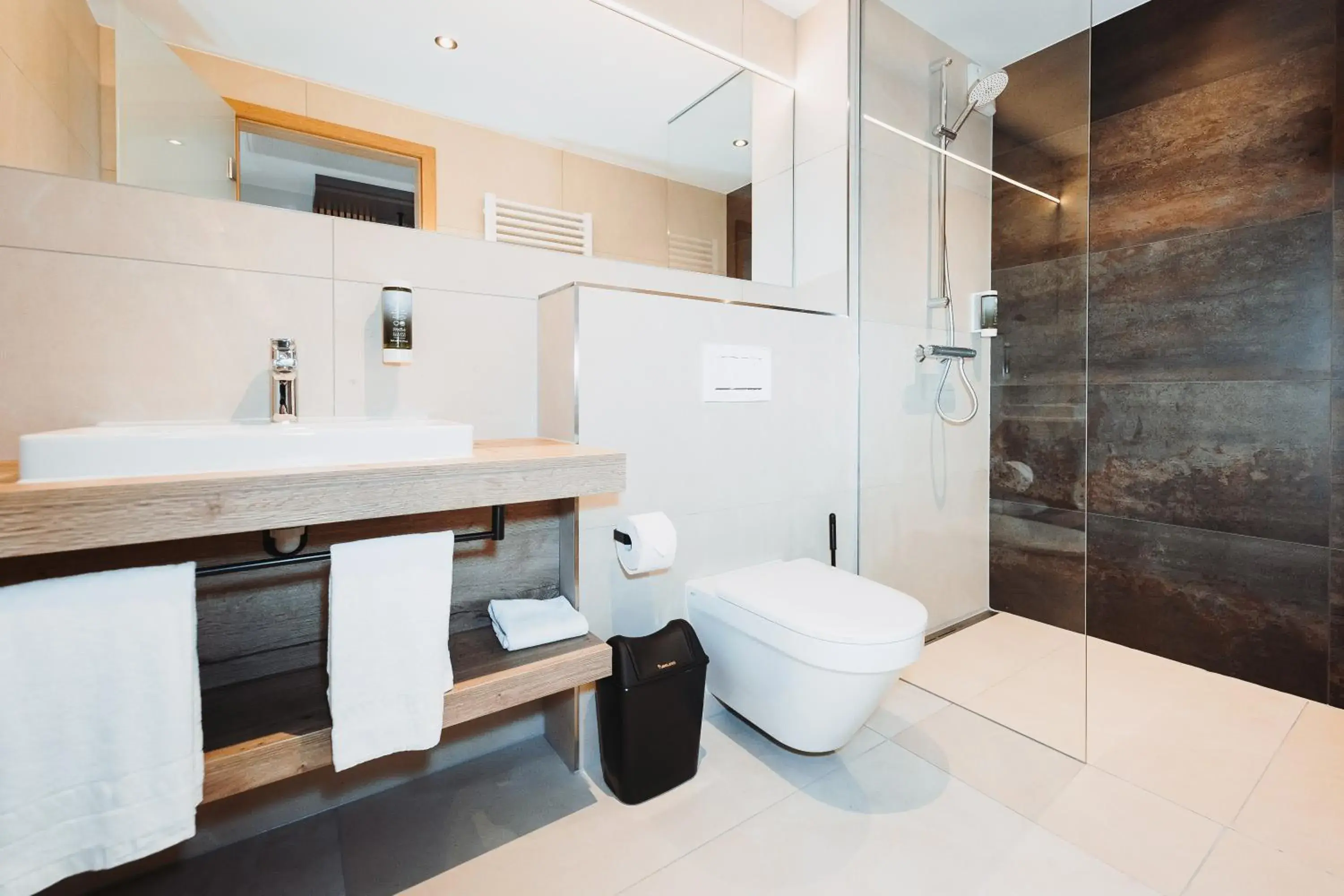 Deluxe Double Room with Balcony - single occupancy in Hotel VIVO Deluxe Double Room with Balcony - single occupancy in Hotel VIVO