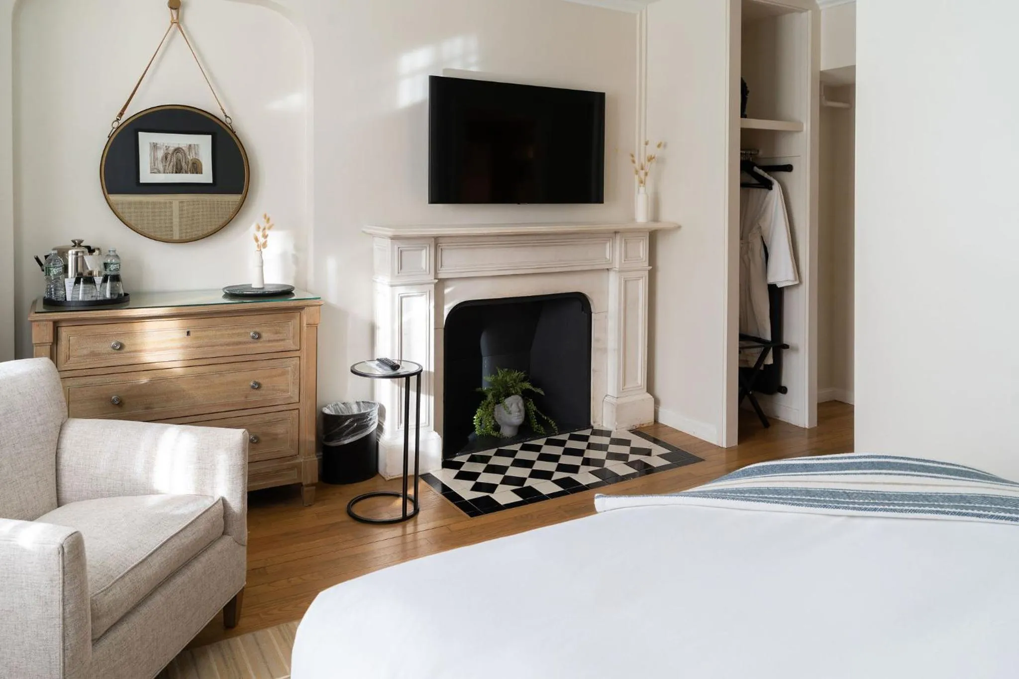 Bedroom, Bed in The Federal