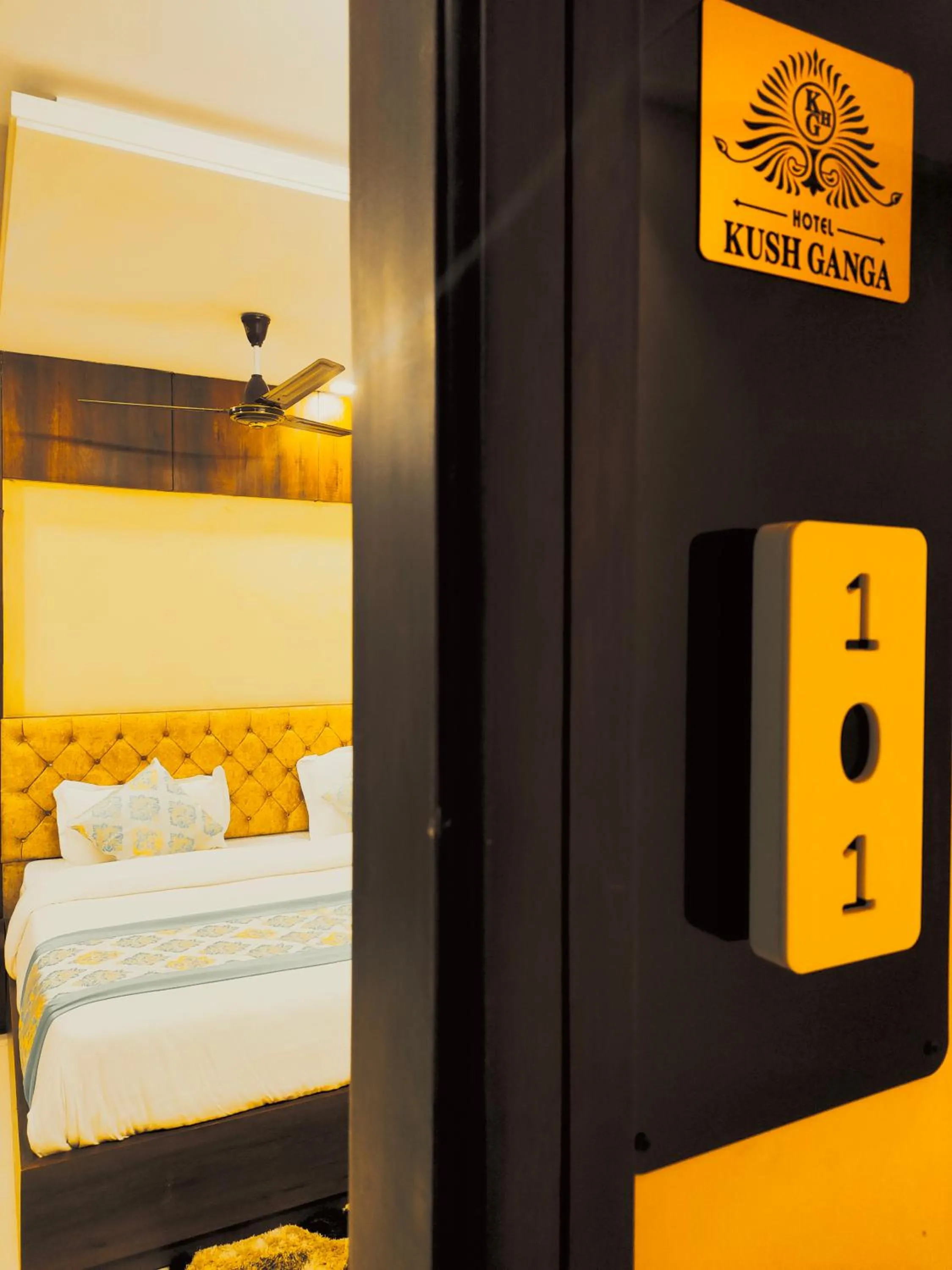 Bedroom, Bed in Hotel Kush Ganga - 50 Meter from Har ki Pauri, Haridwar