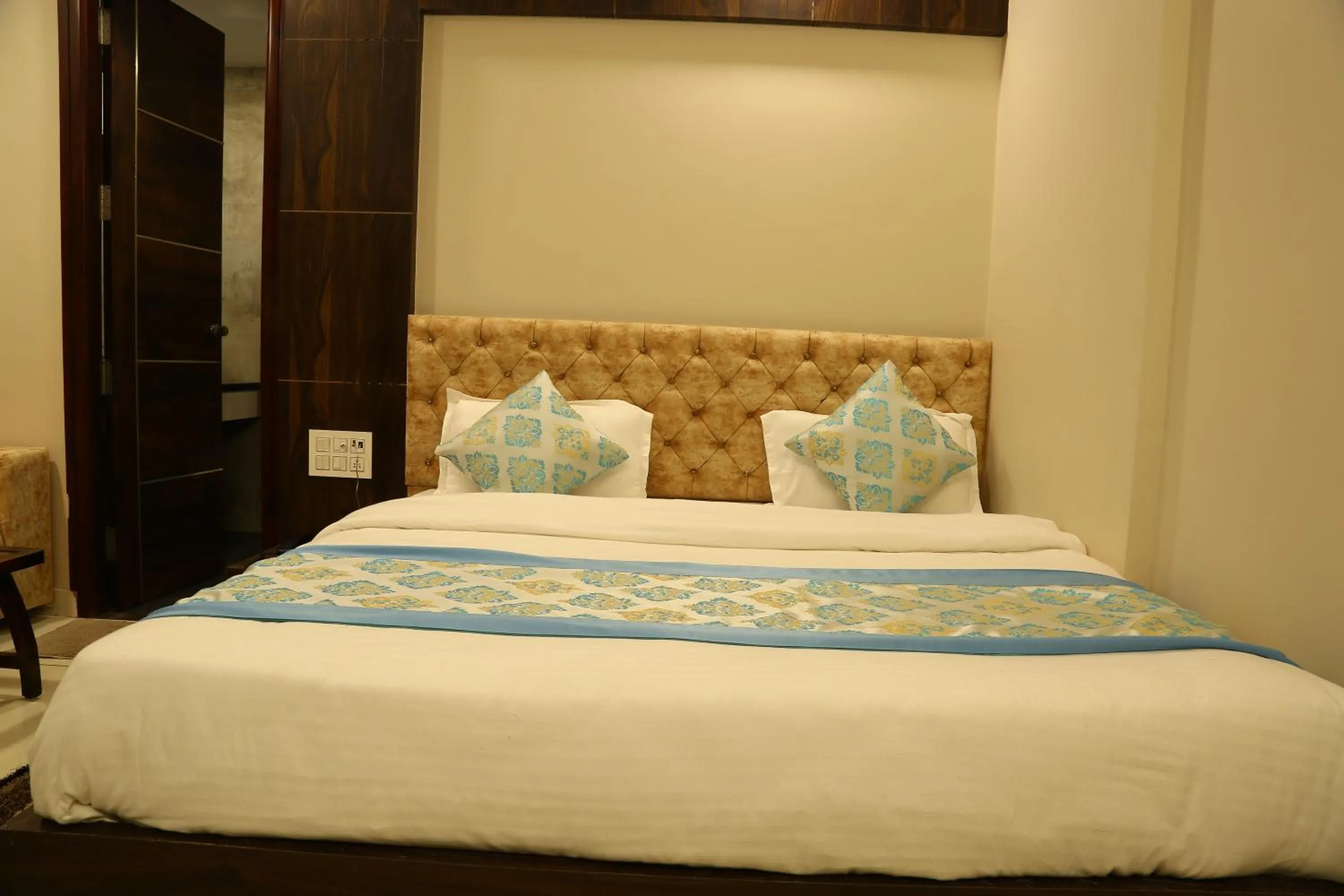 Bed in Hotel Kush Ganga - 50 Meter from Har ki Pauri, Haridwar