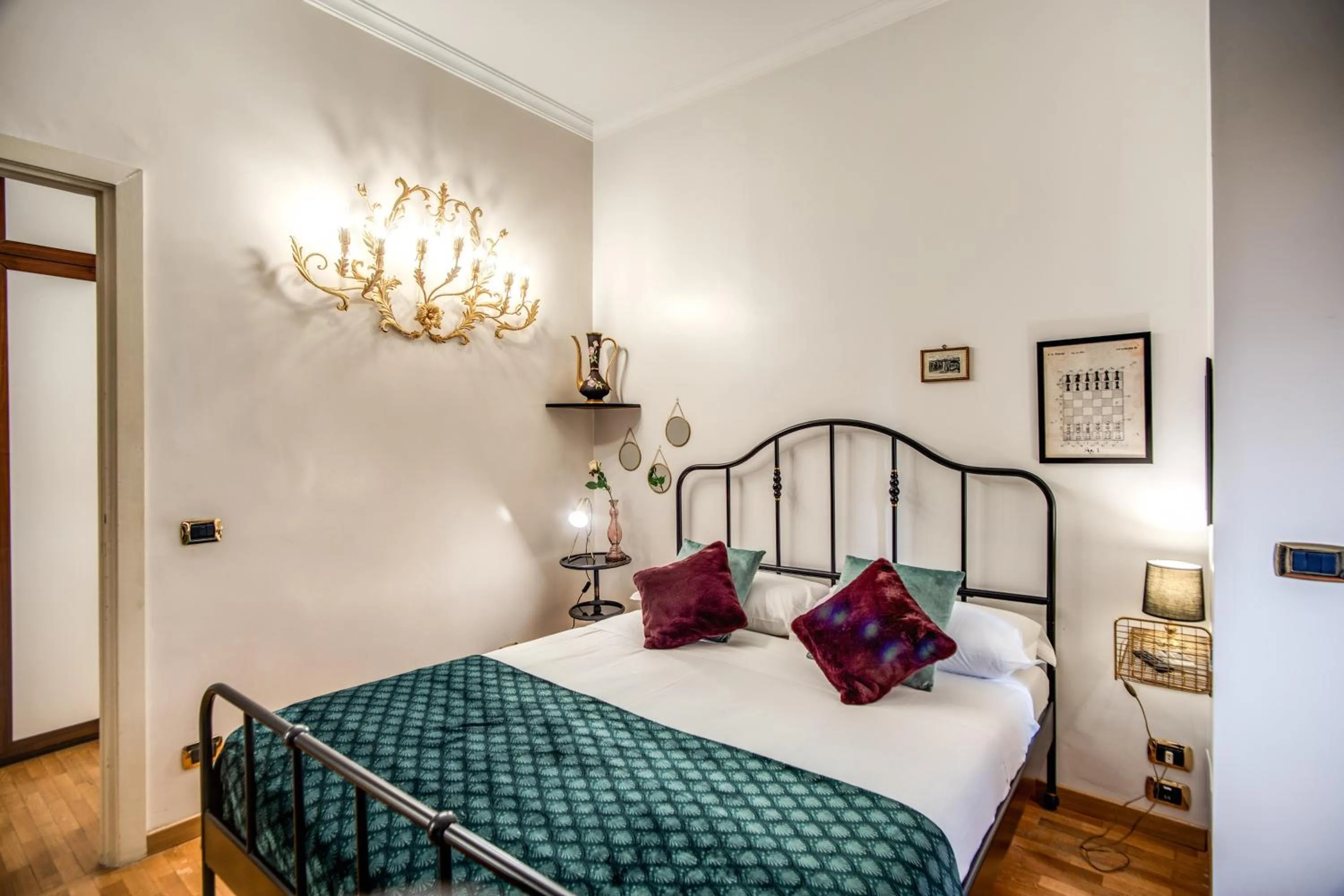 Bed in Gianicolo Miracle Suite