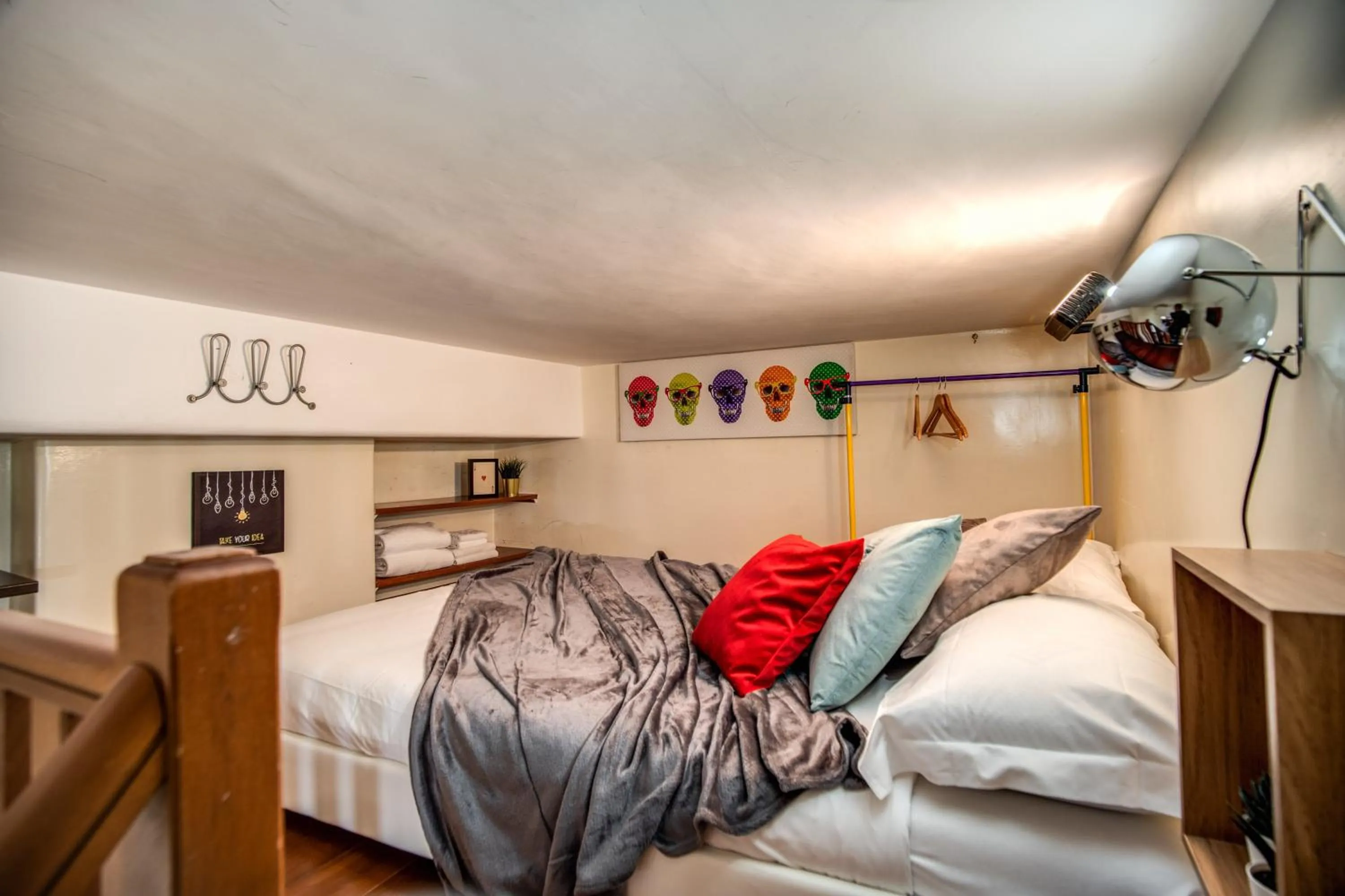 Bed in Gianicolo Miracle Suite